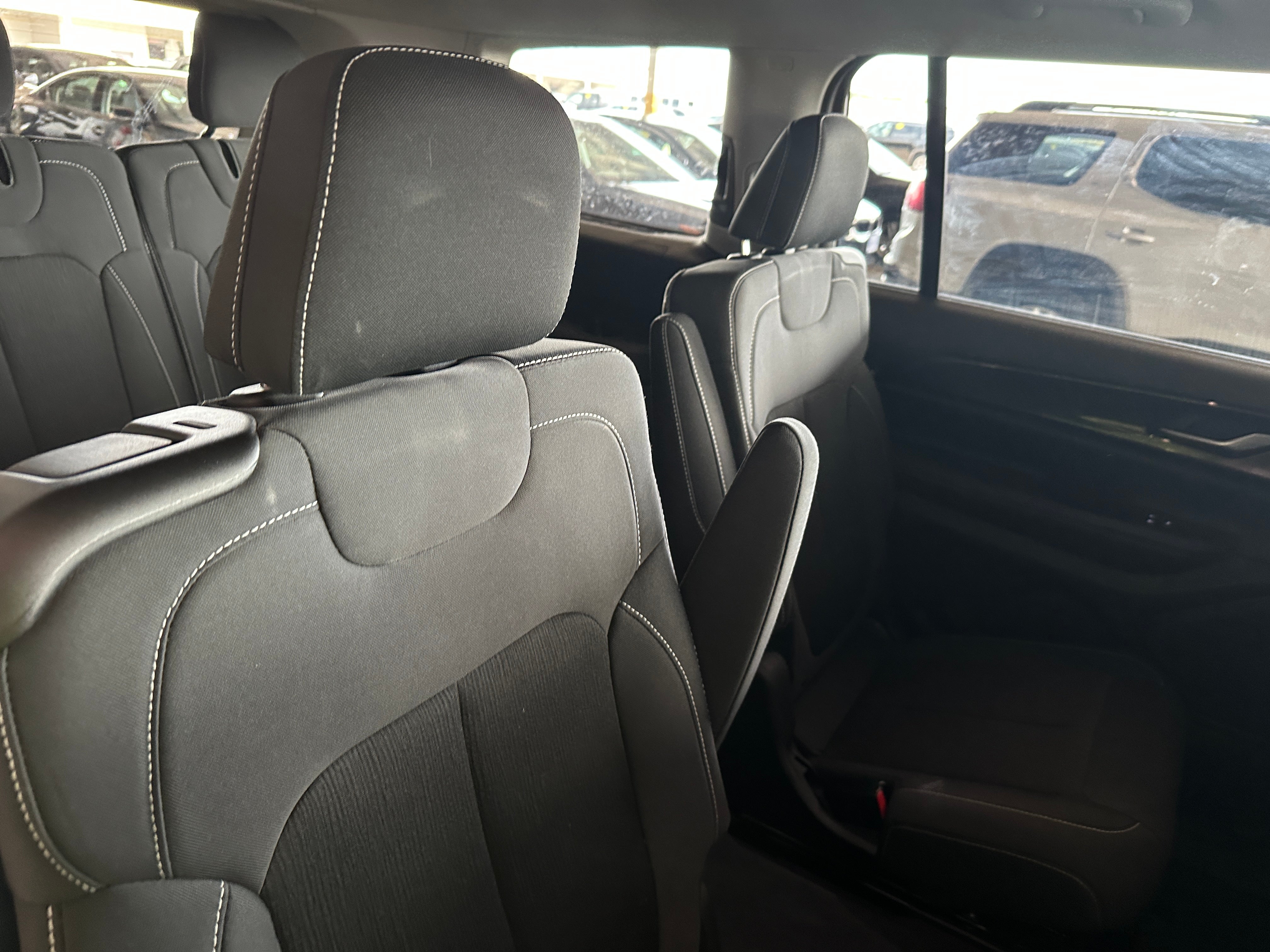 2023 Jeep Grand Cherokee L Laredo 6