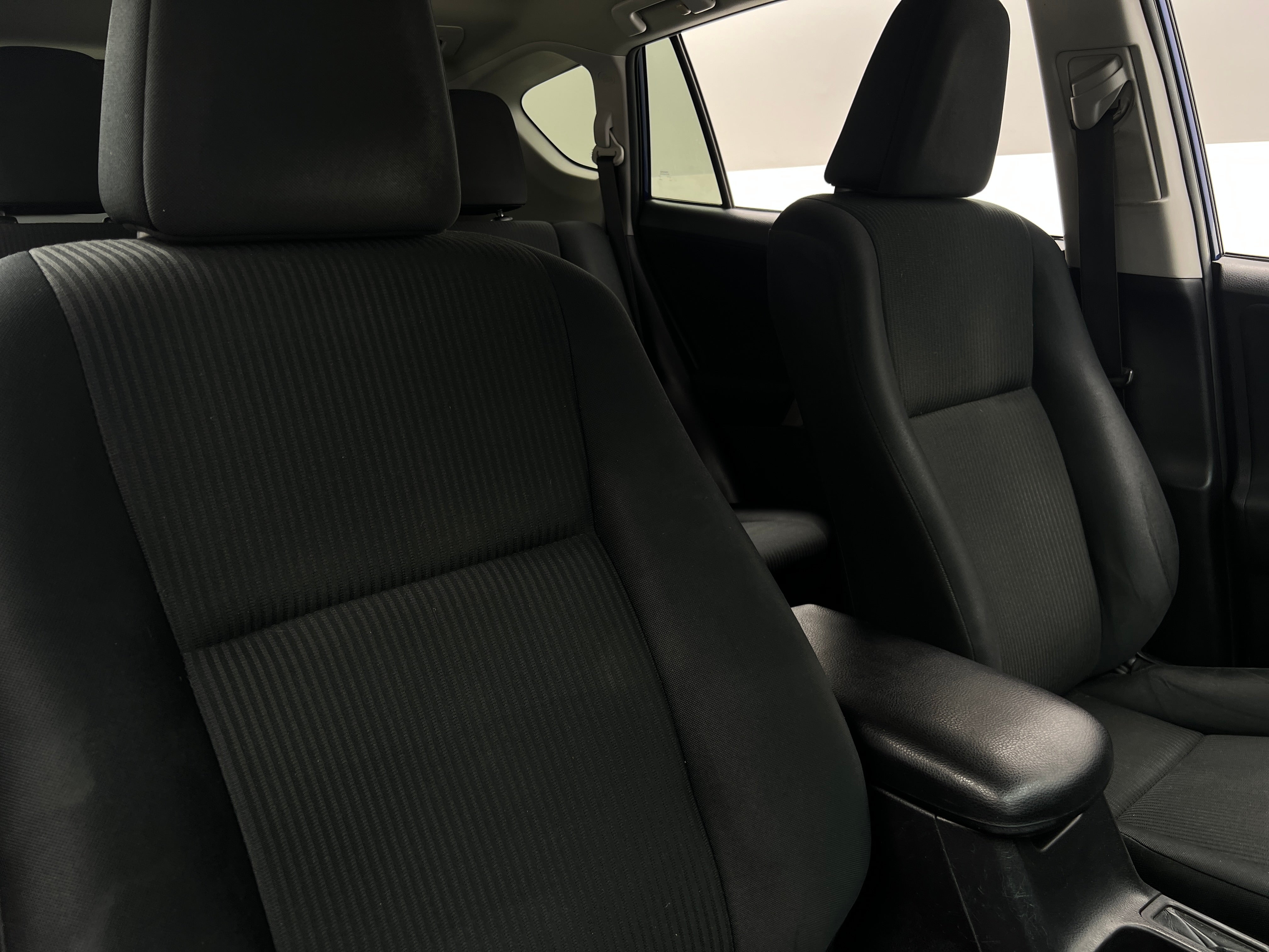 2014 Toyota RAV4 LE 2