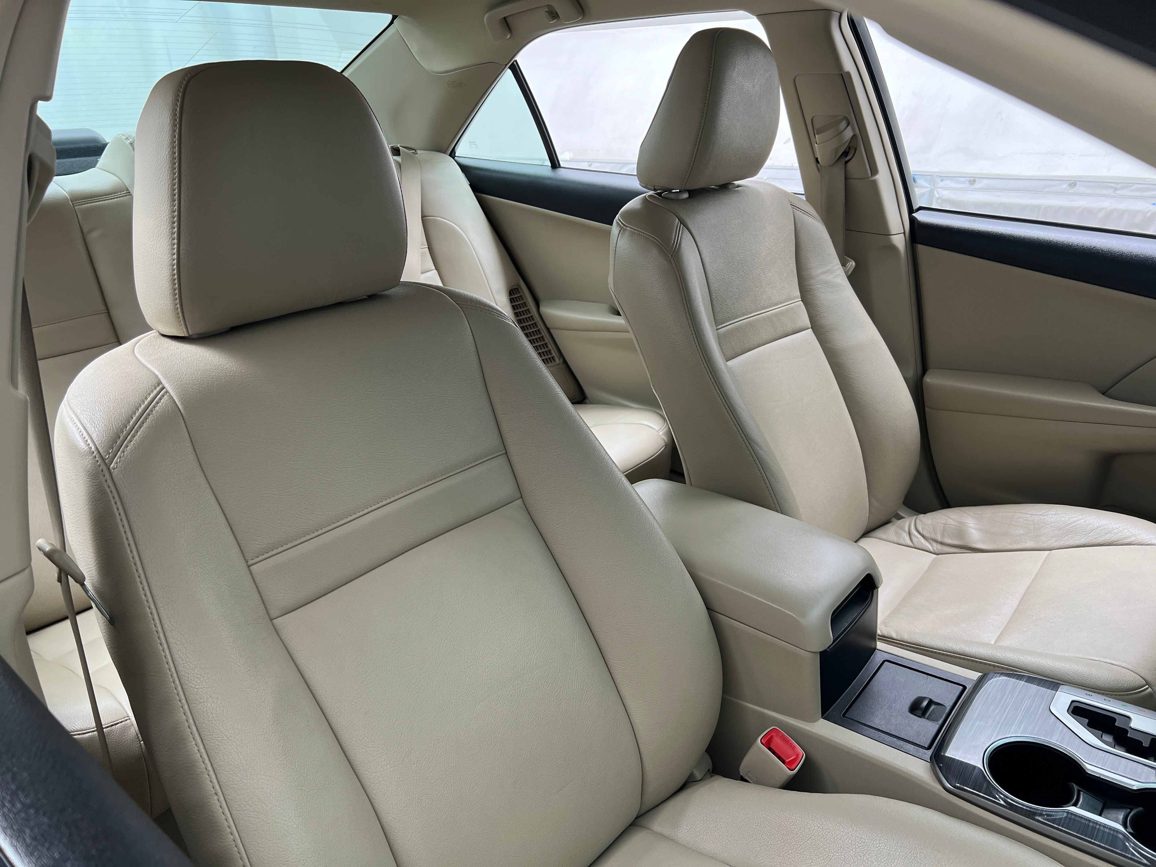 2014 Toyota Camry XLE 2
