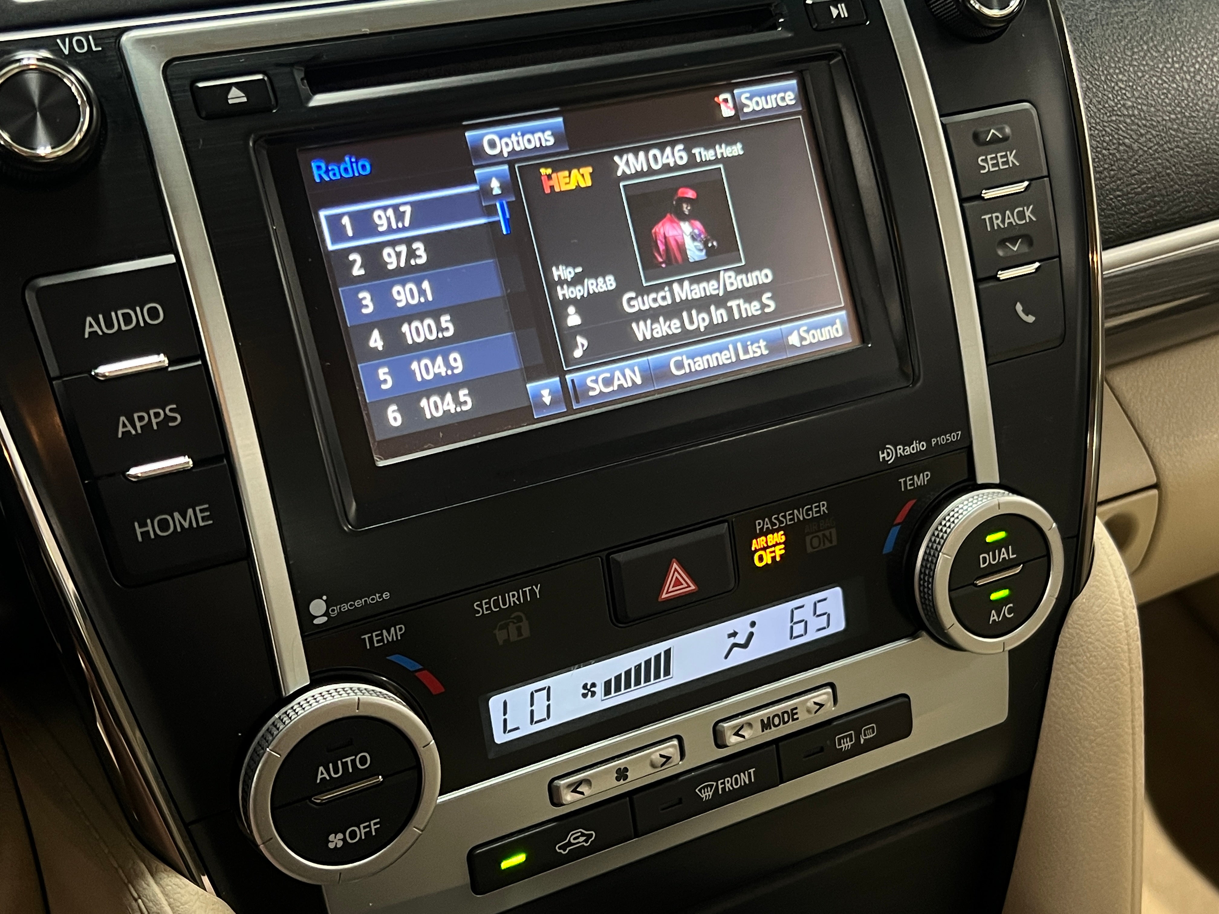 2014 Toyota Camry XLE 4
