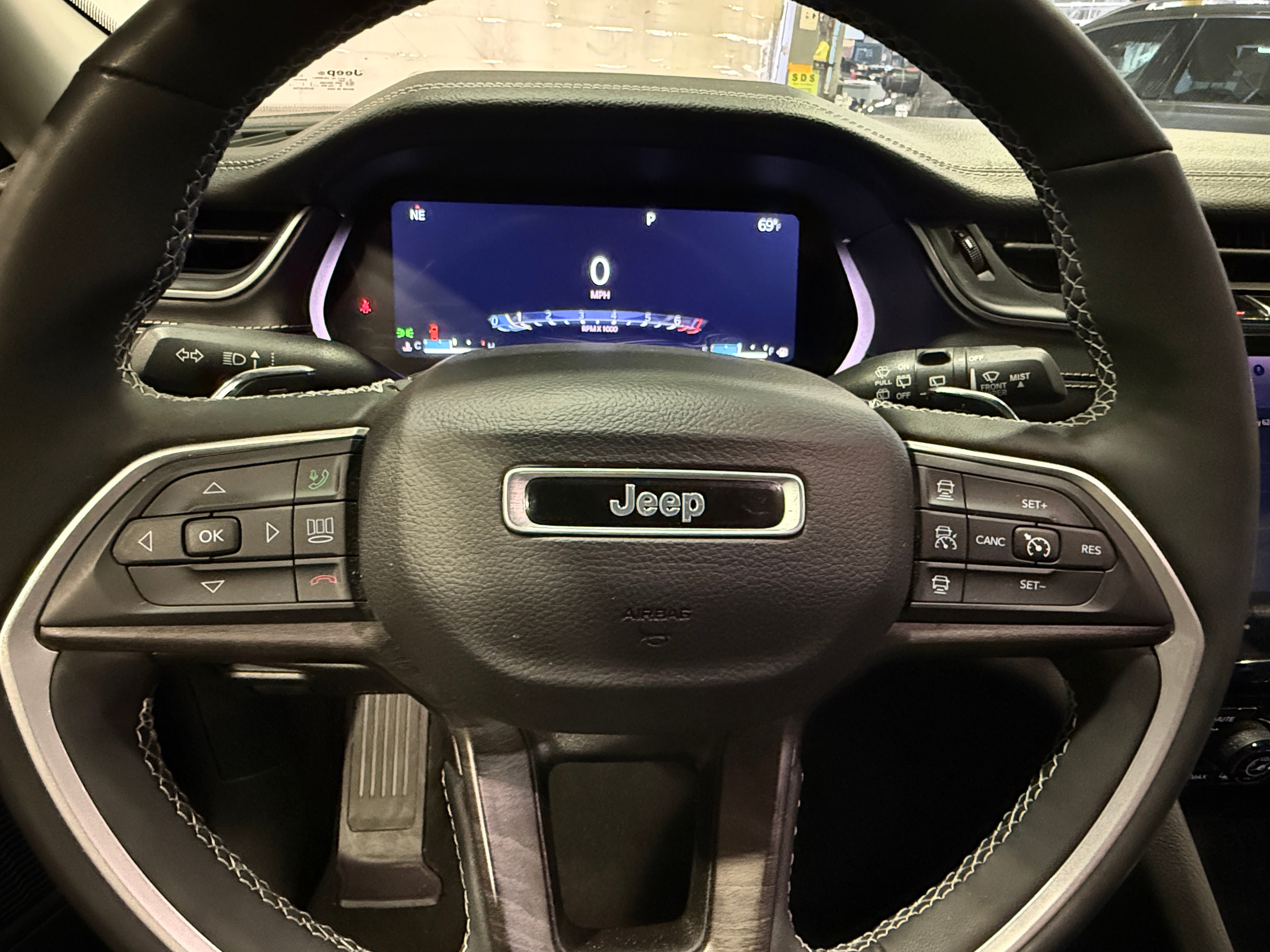 2023 Jeep Grand Cherokee L Limited Edition 4