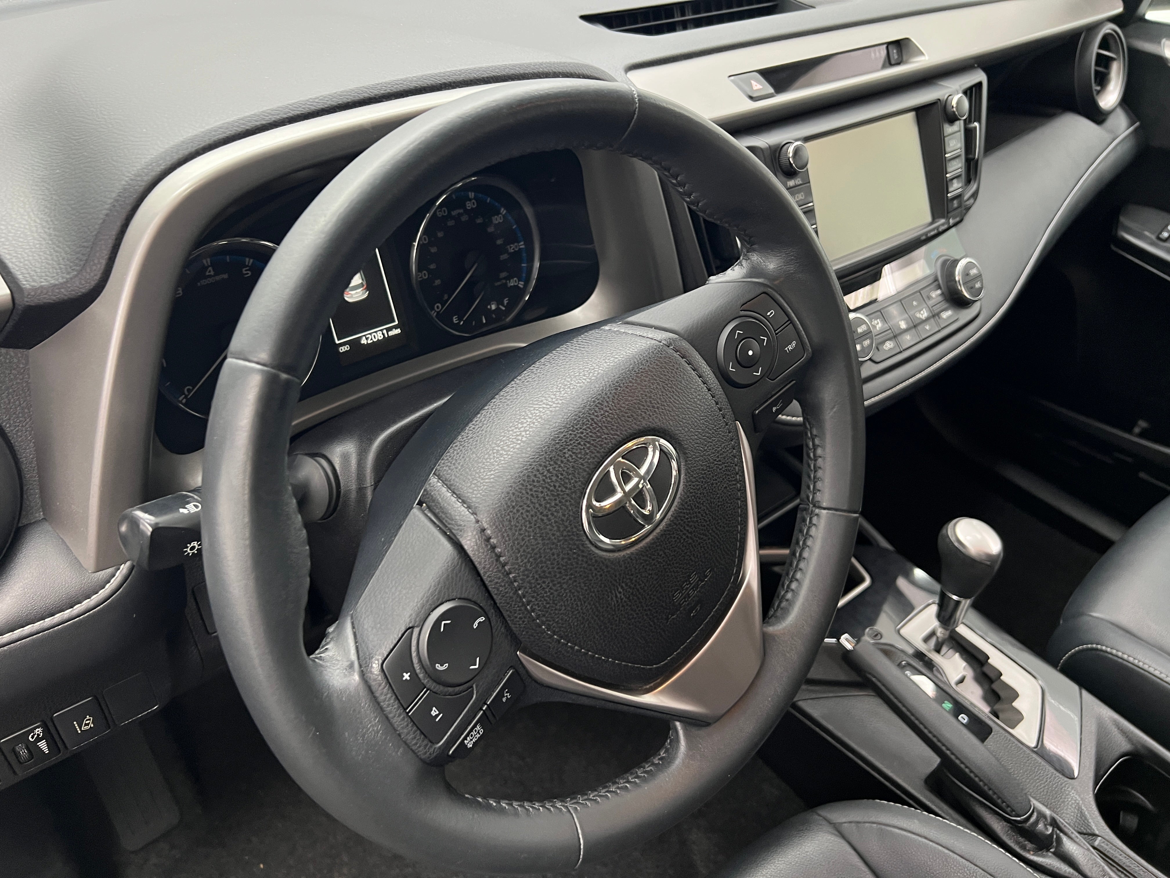 2017 Toyota RAV4 Limited 4