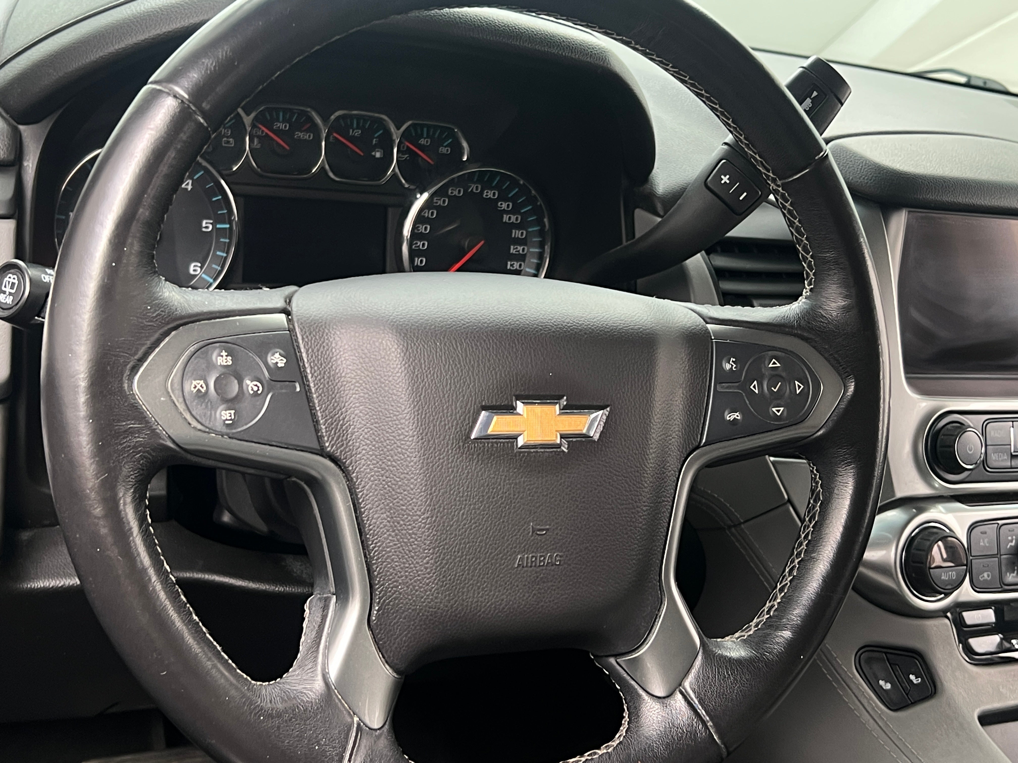2019 Chevrolet Suburban LT 4