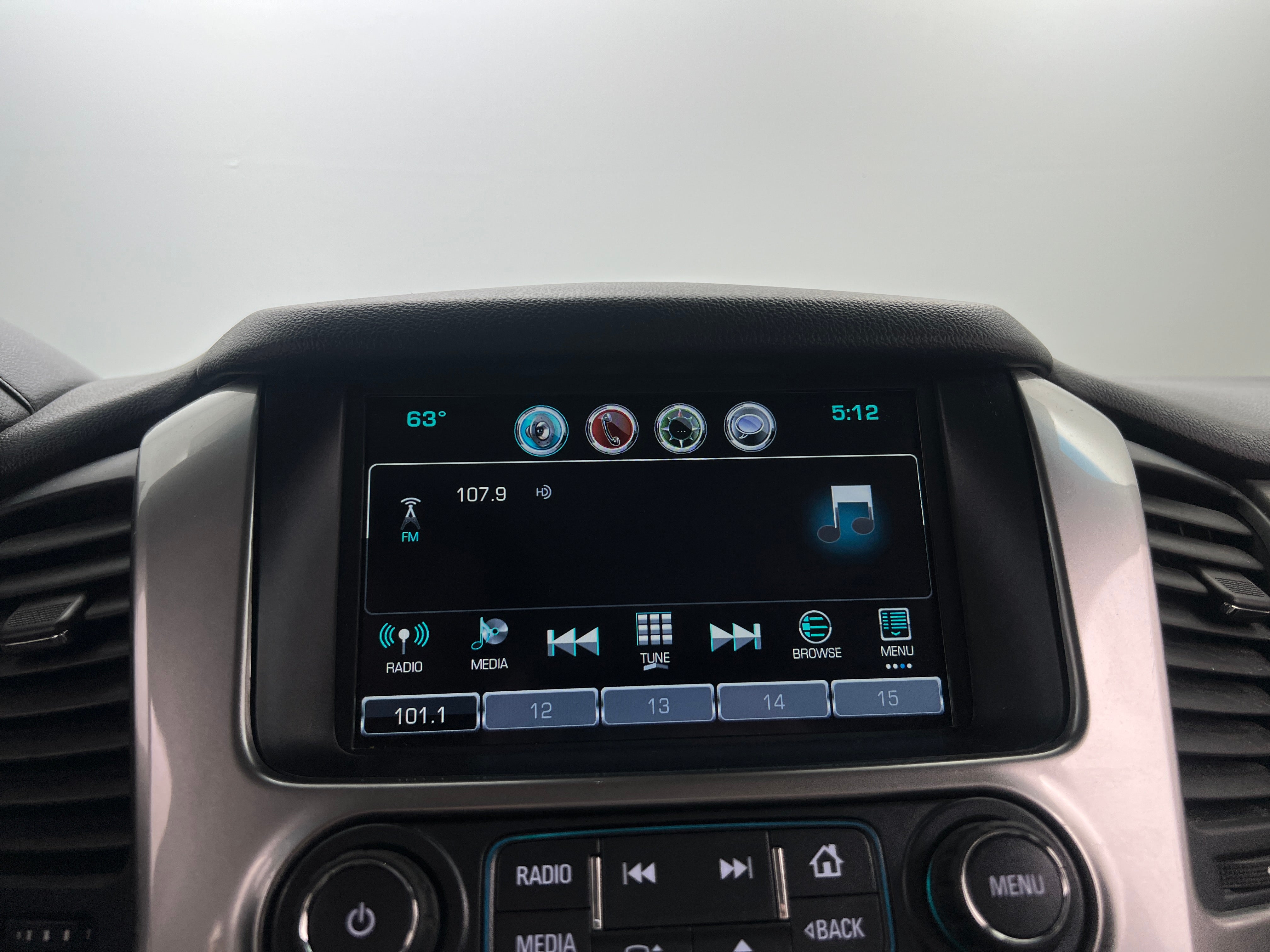 2019 Chevrolet Suburban LT 3