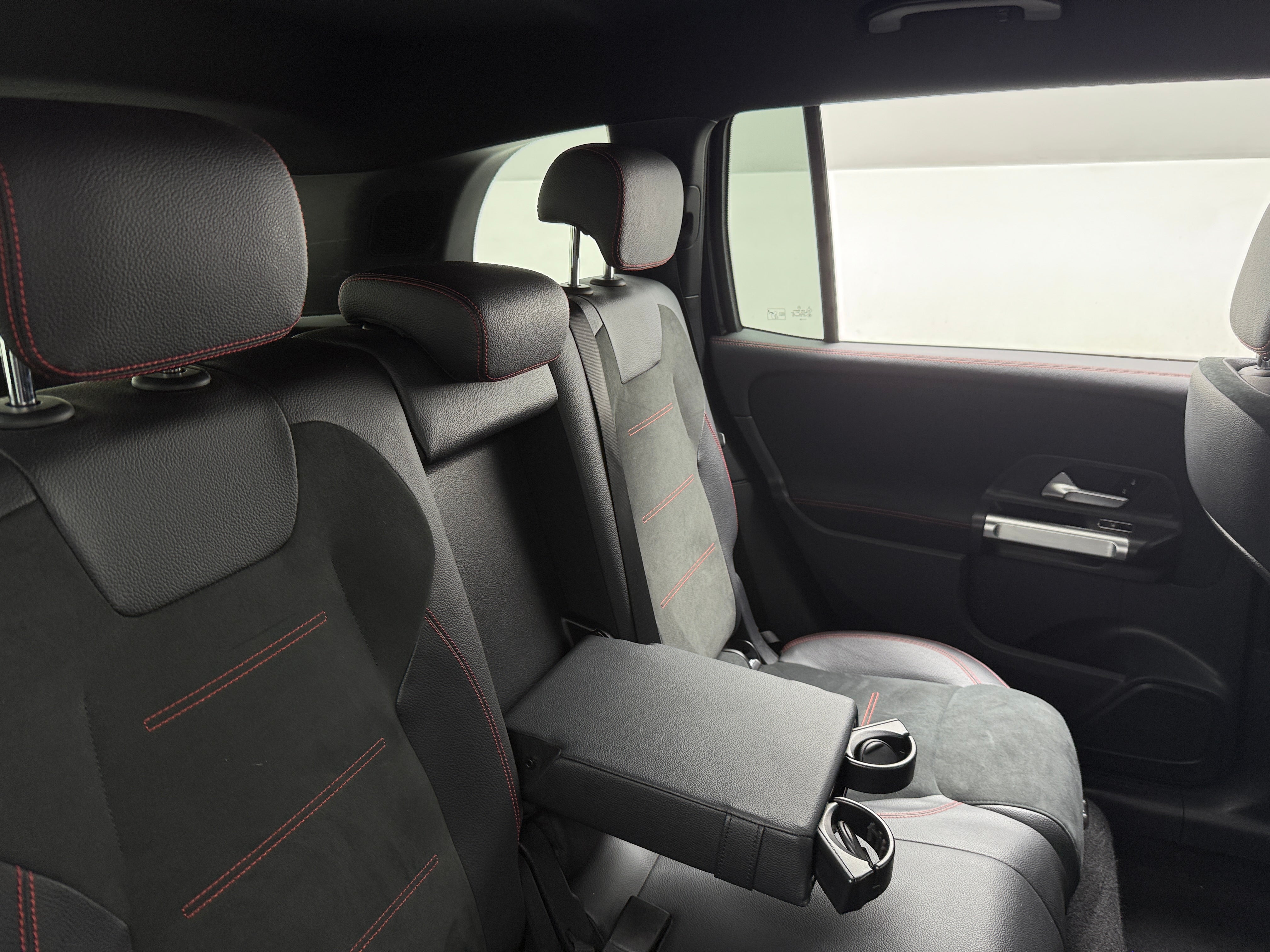 2022 Mercedes-Benz GLB 250 5