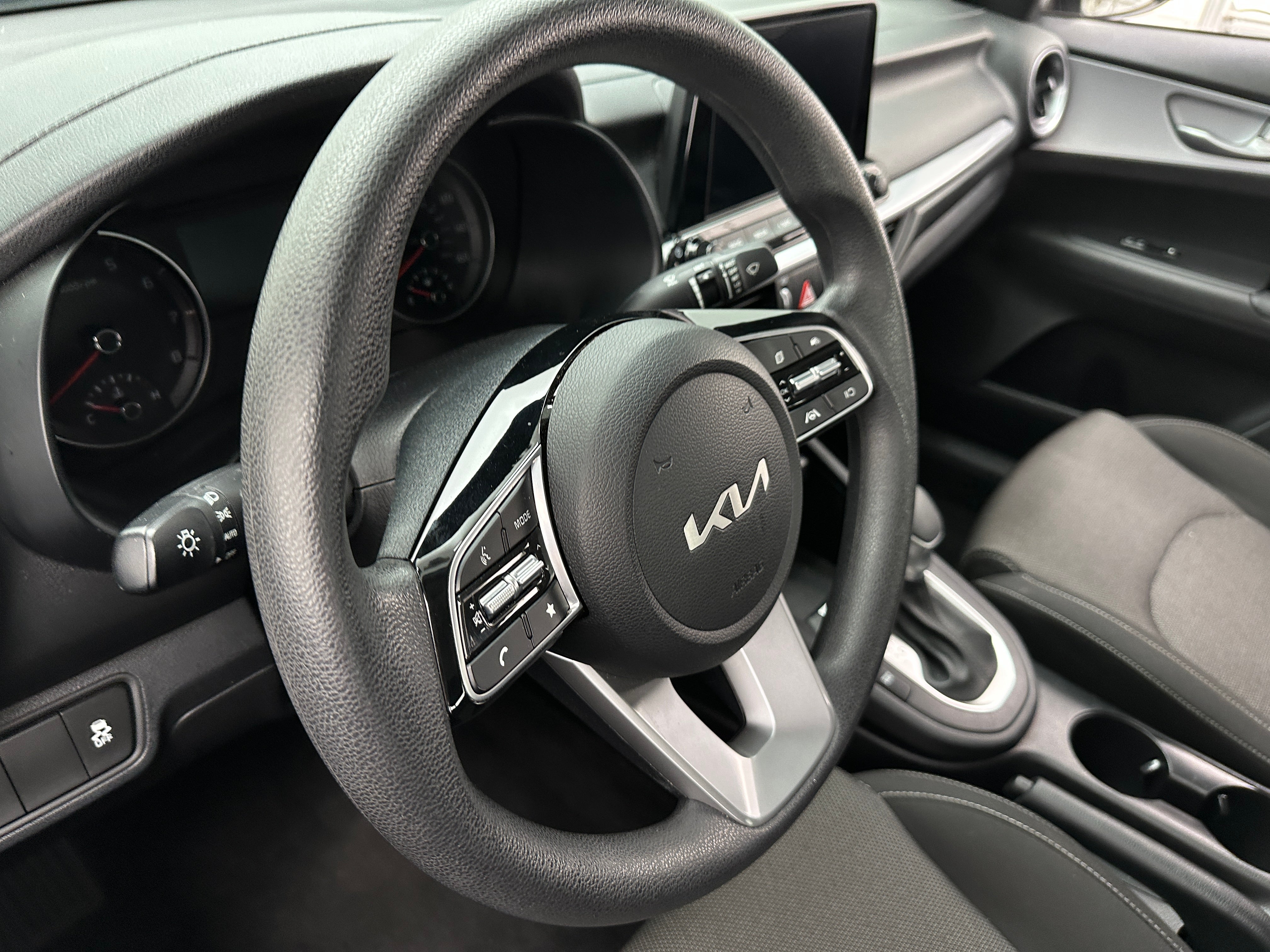 2024 Kia Forte LXS 5