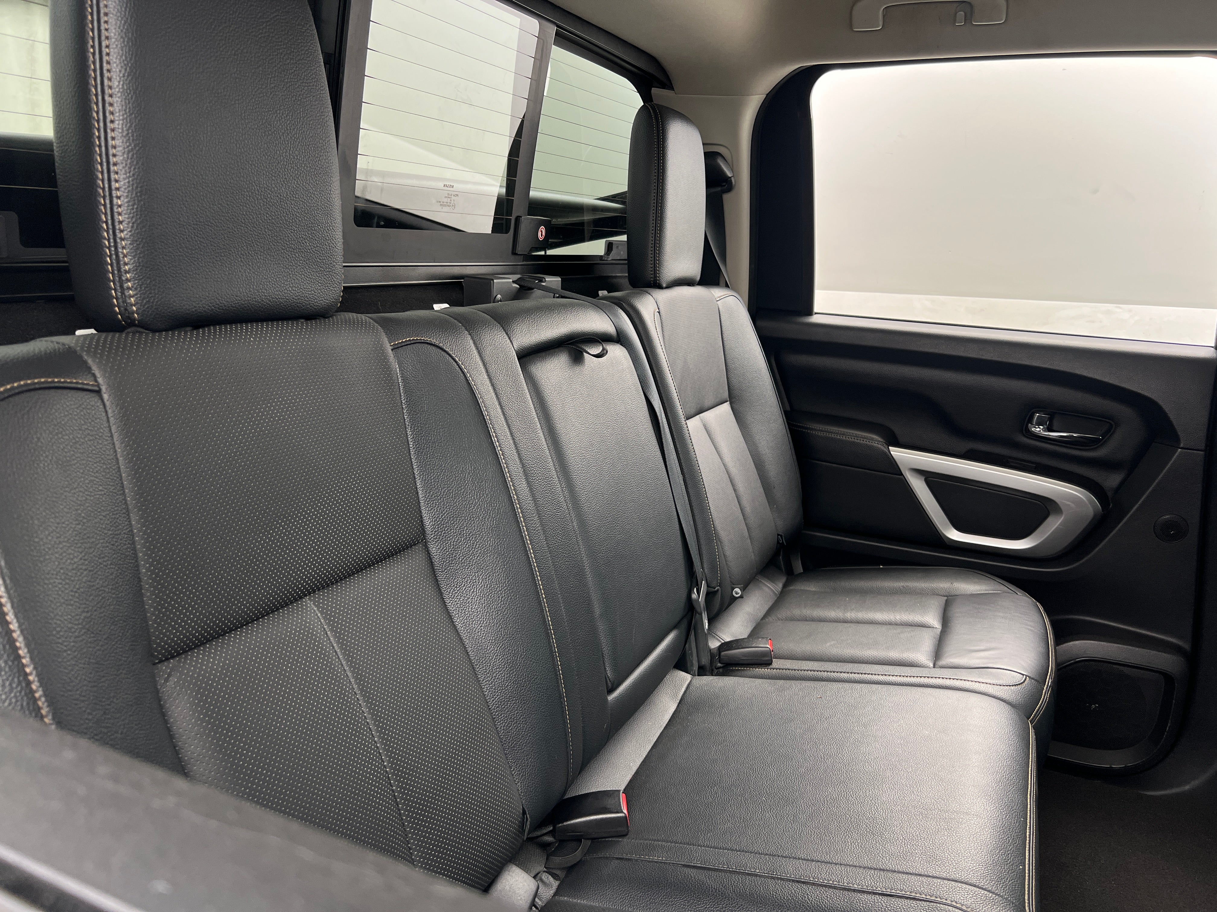 2017 Nissan Titan SL 5