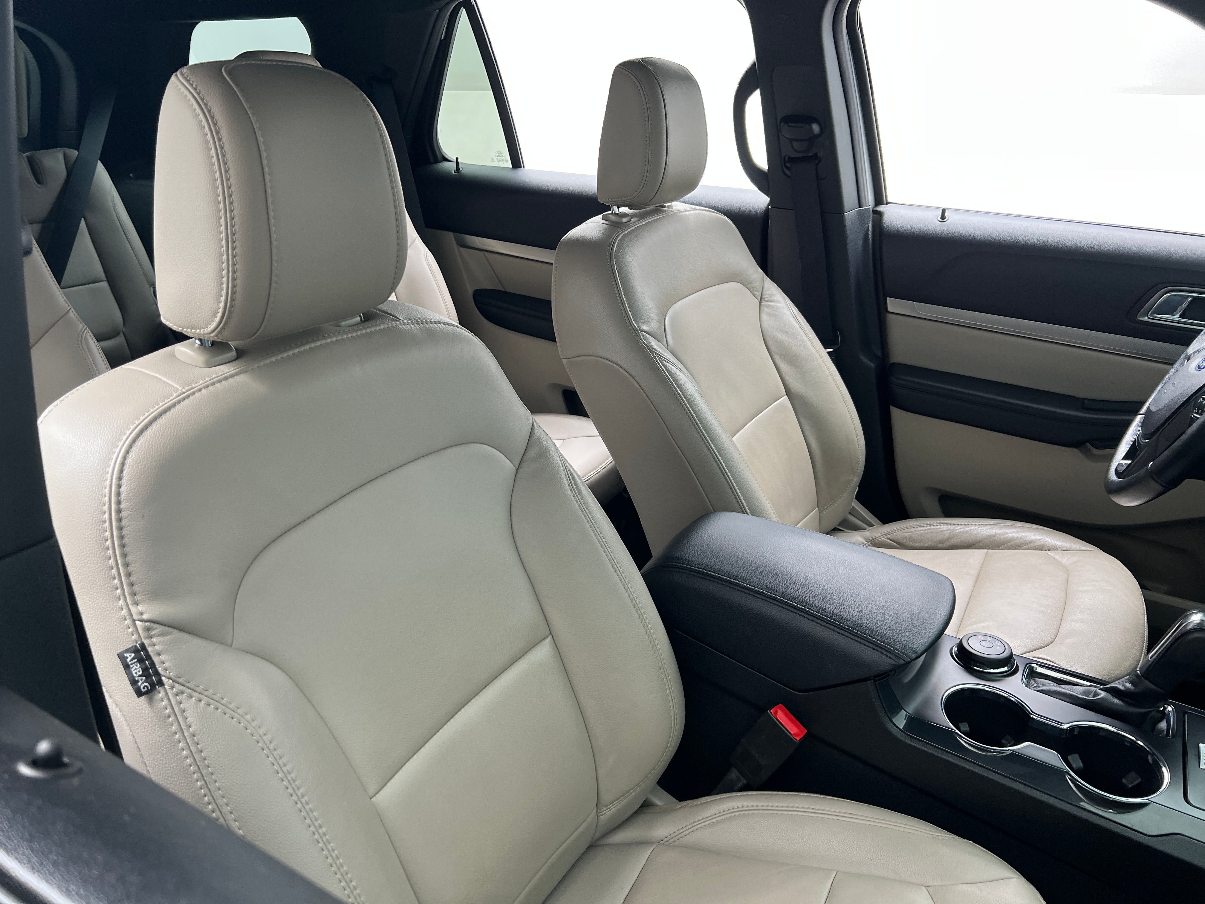 2018 Ford Explorer XLT 2