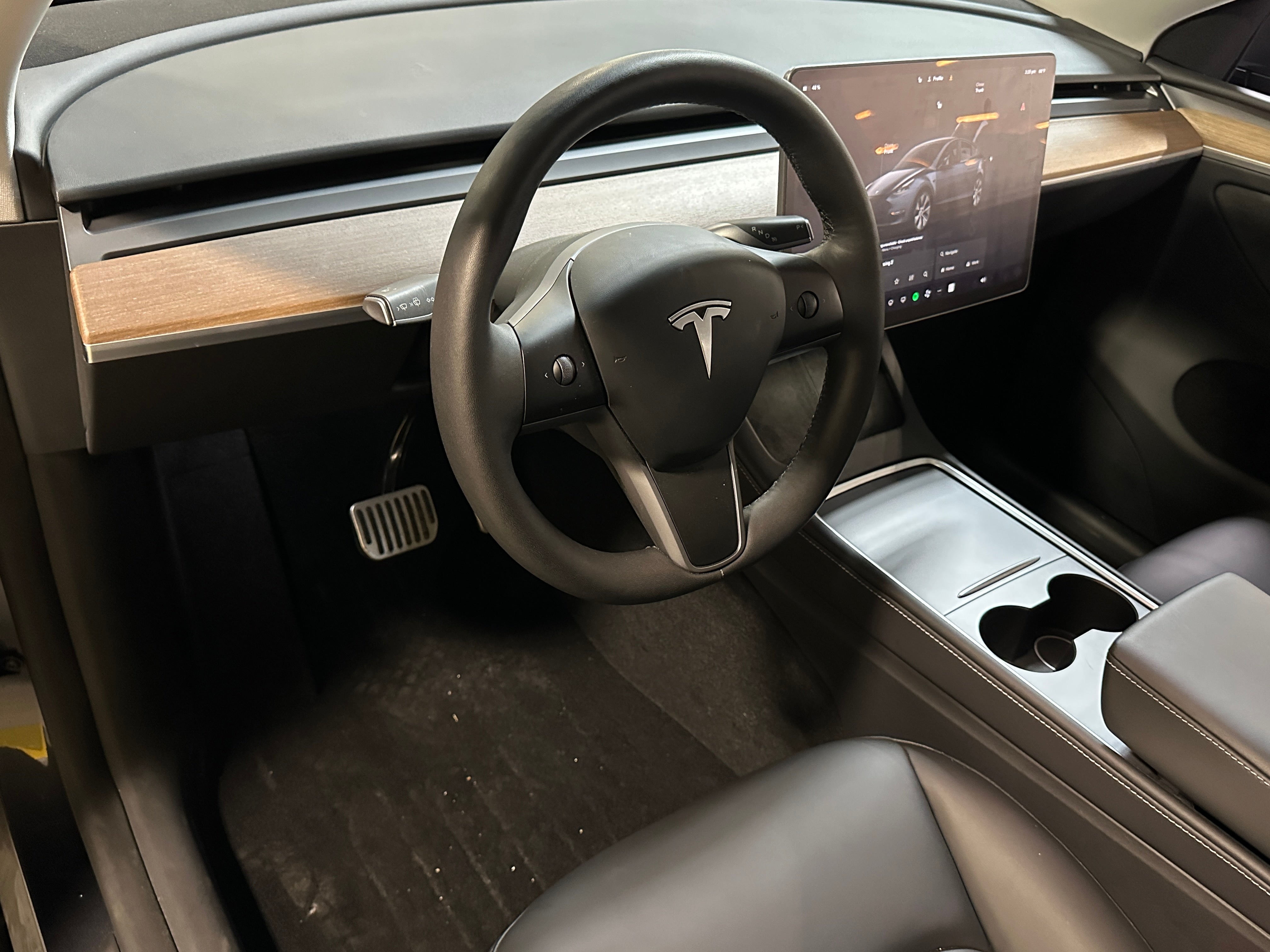2024 Tesla Model Y Long Range 2