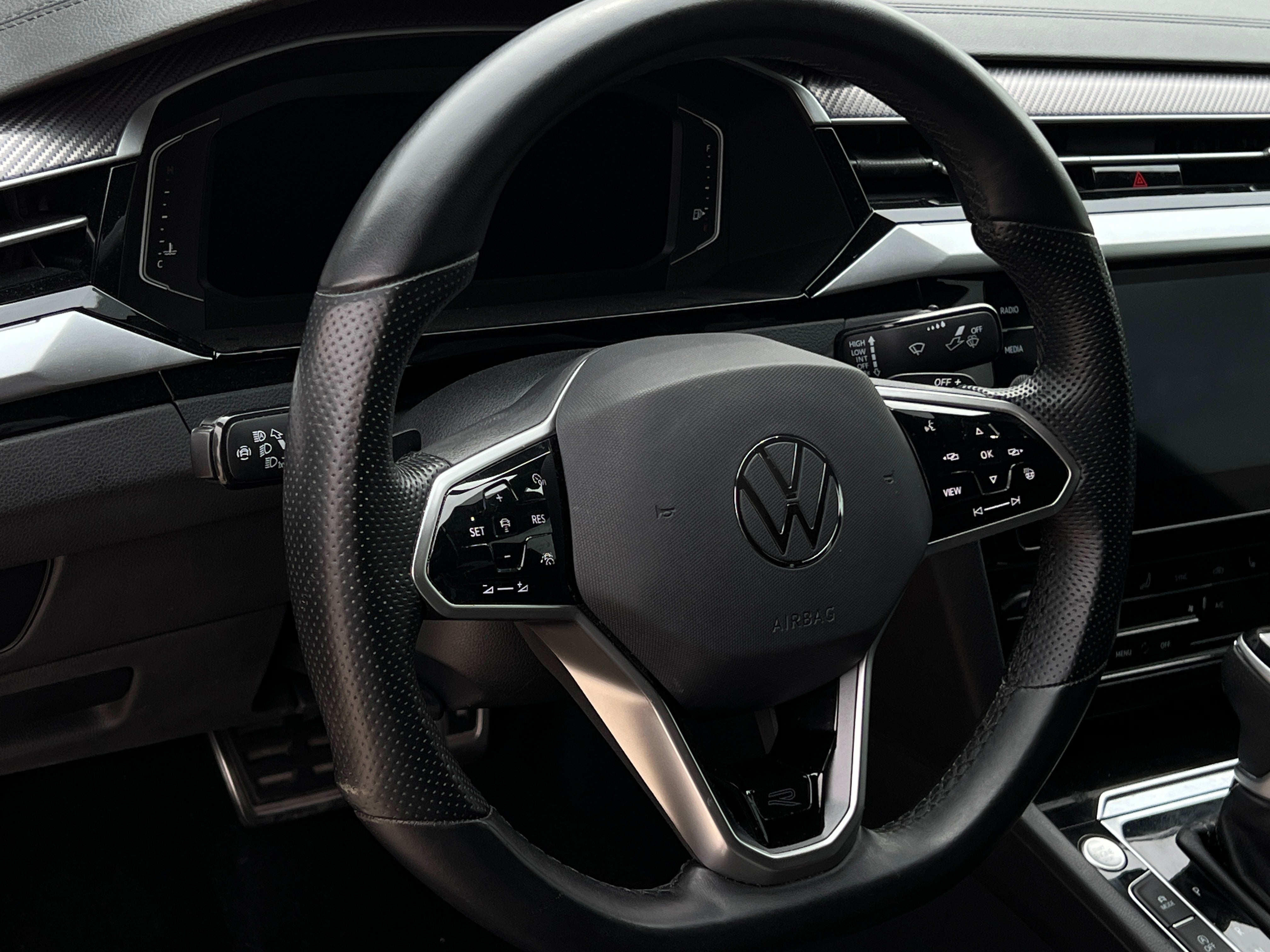 2023 Volkswagen Arteon SEL Premium R-Line 3