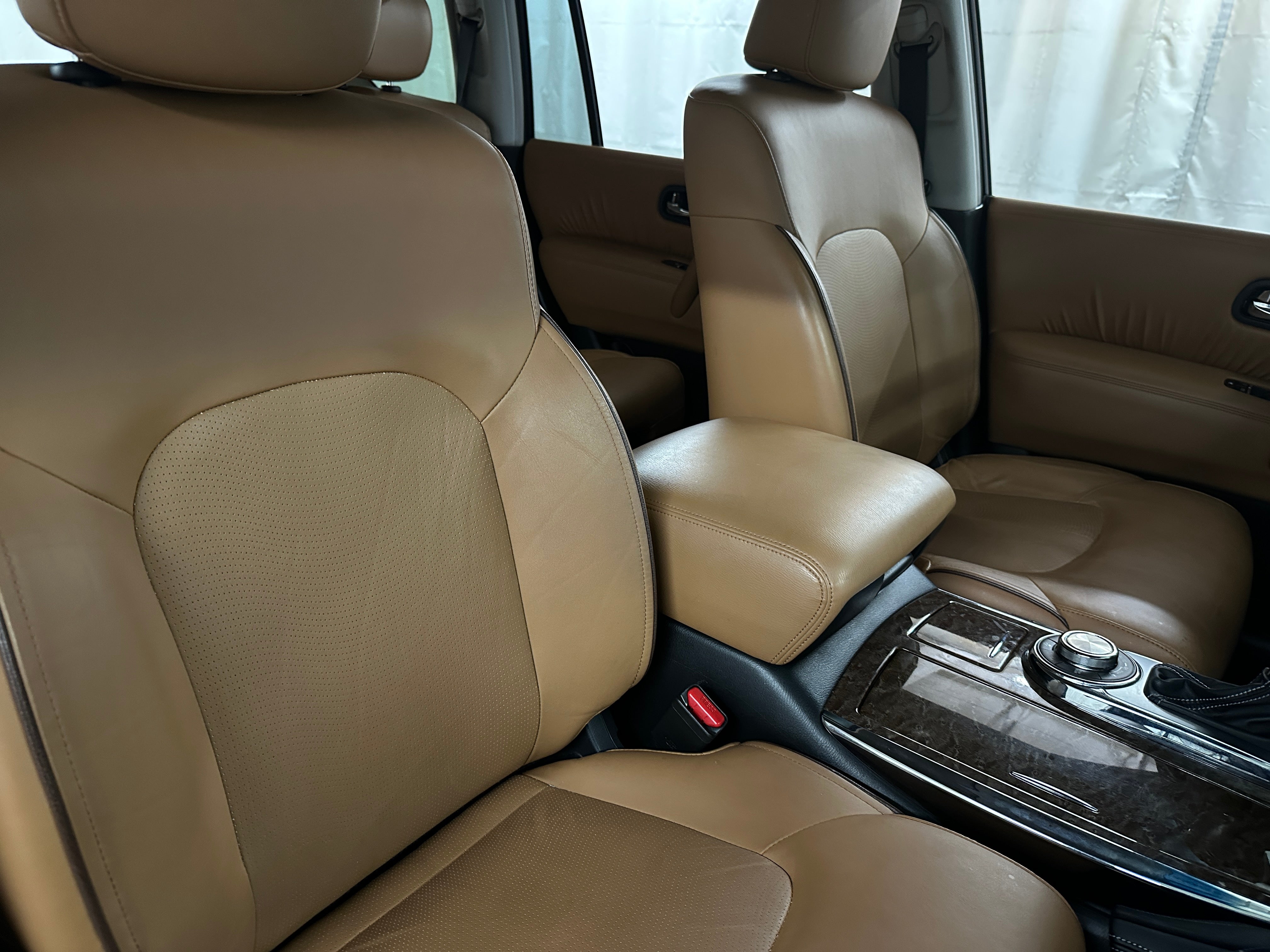 2016 INFINITI QX80 Base 2