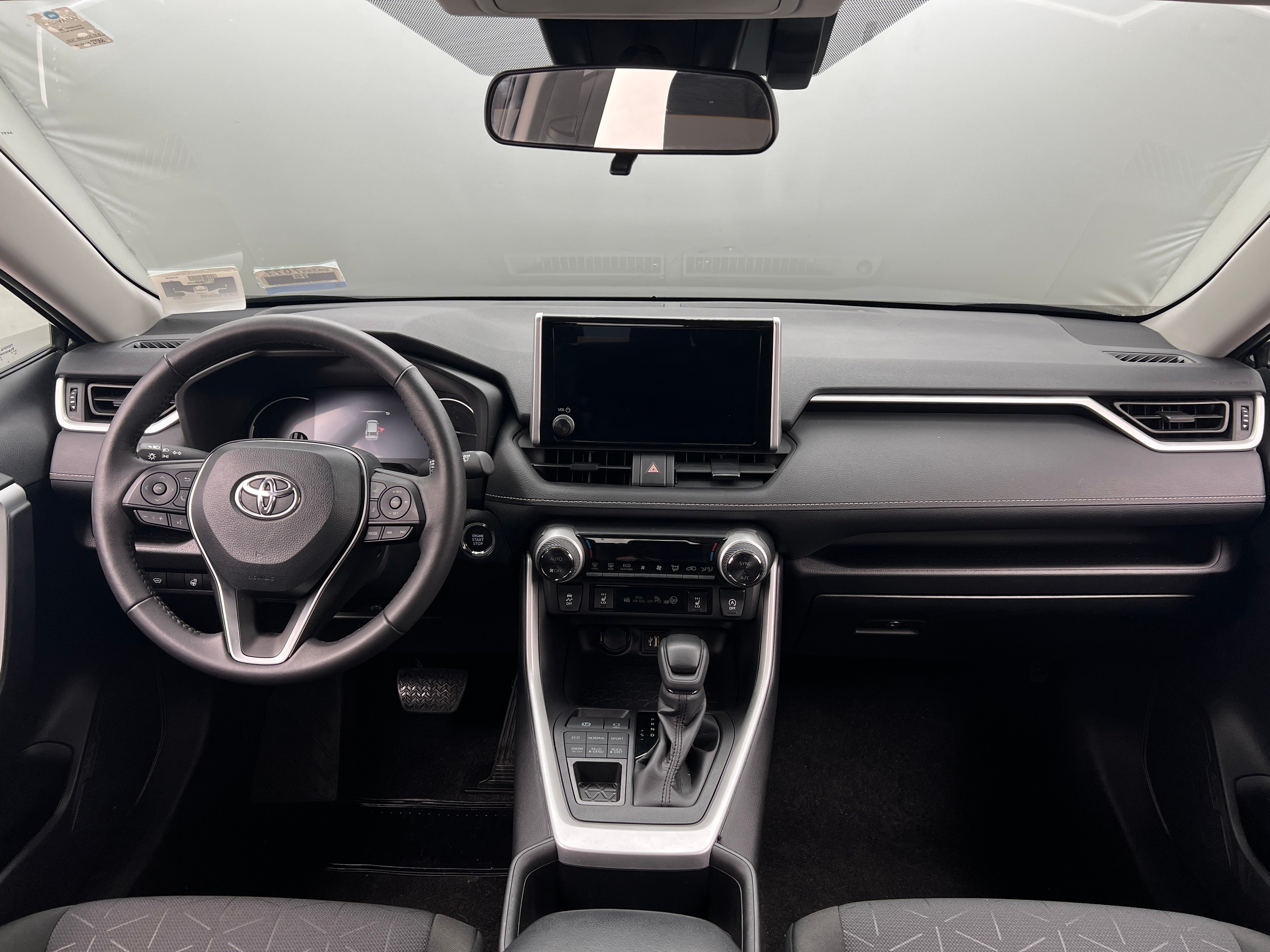 2024 Toyota RAV4 XLE 3
