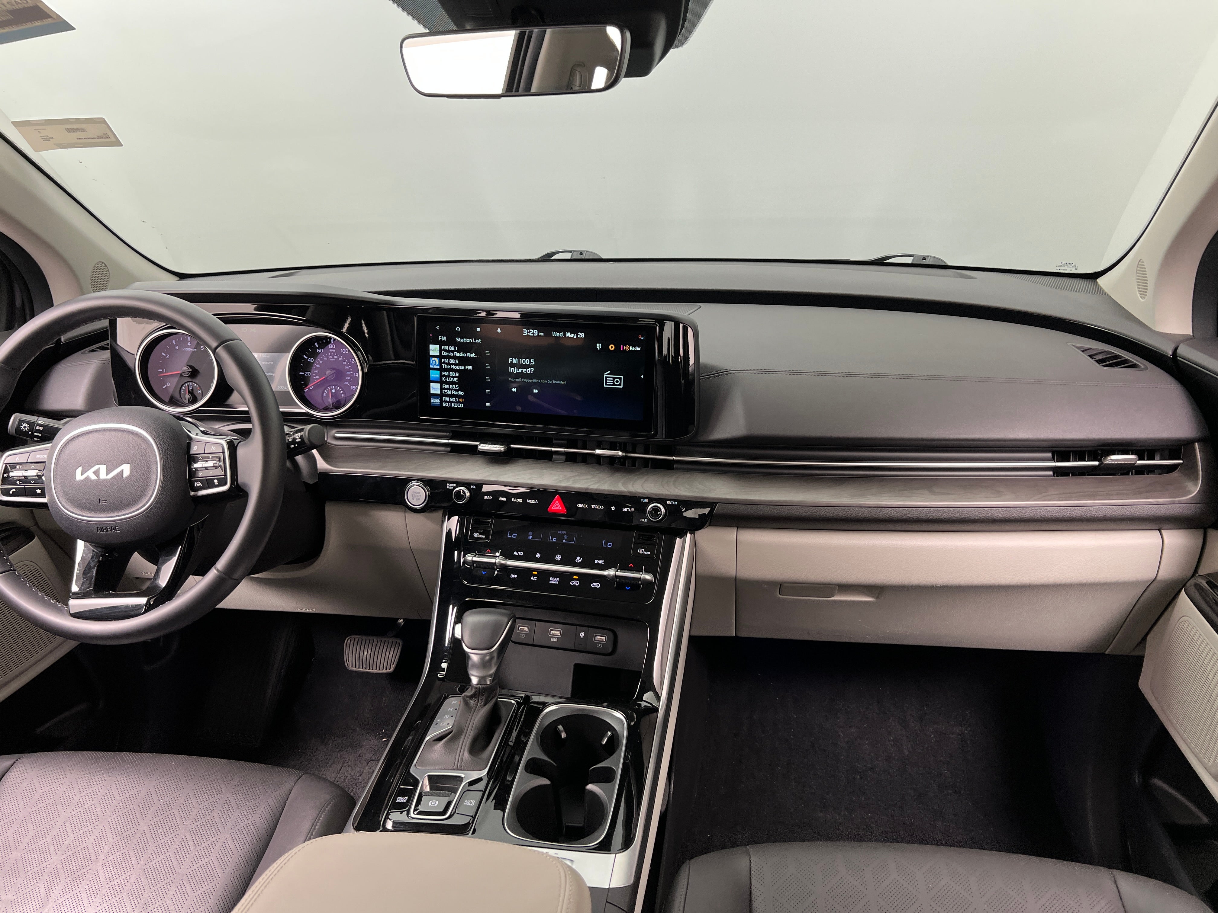 2024 Kia Carnival EX 2