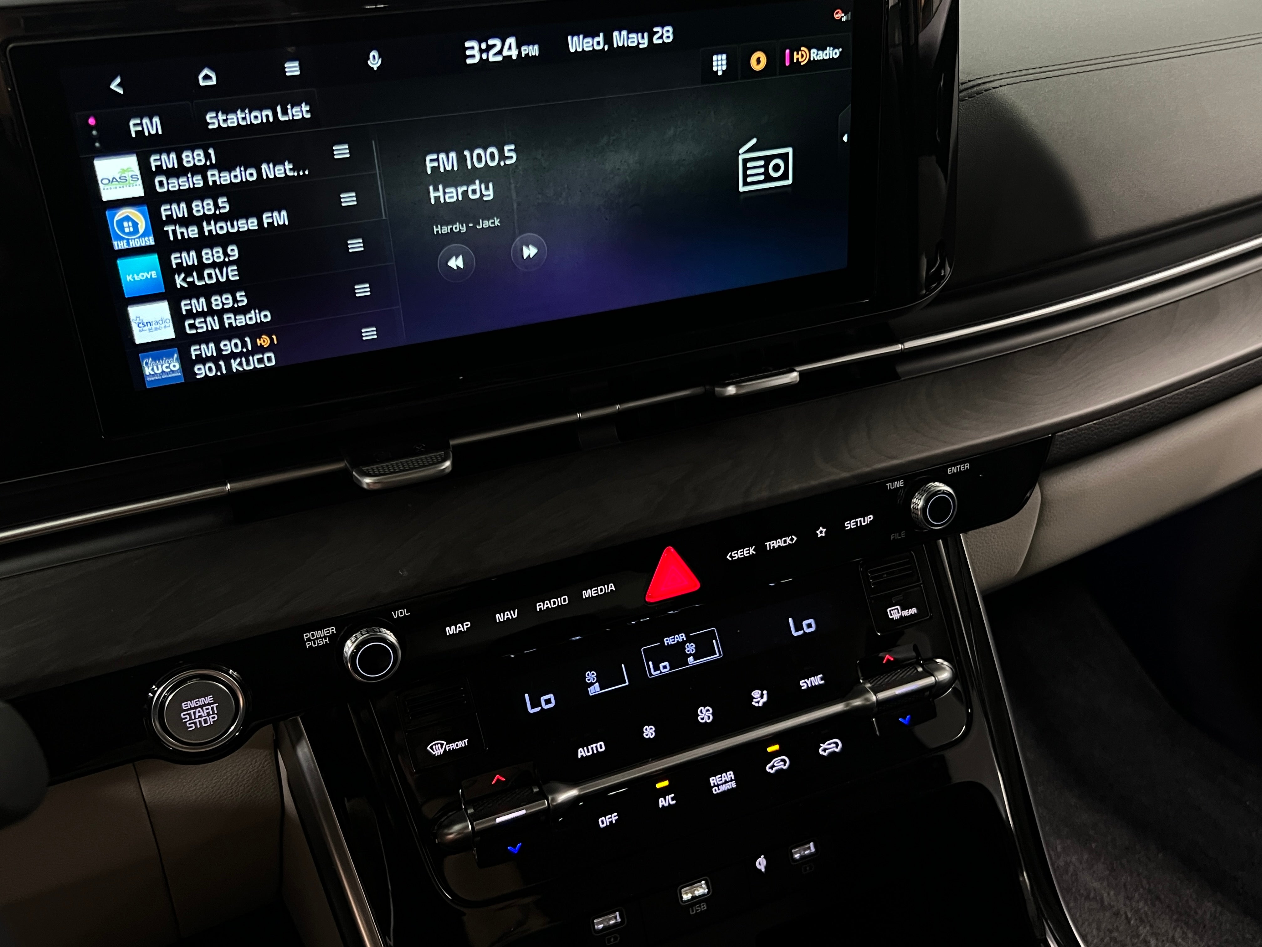 2024 Kia Carnival EX 3