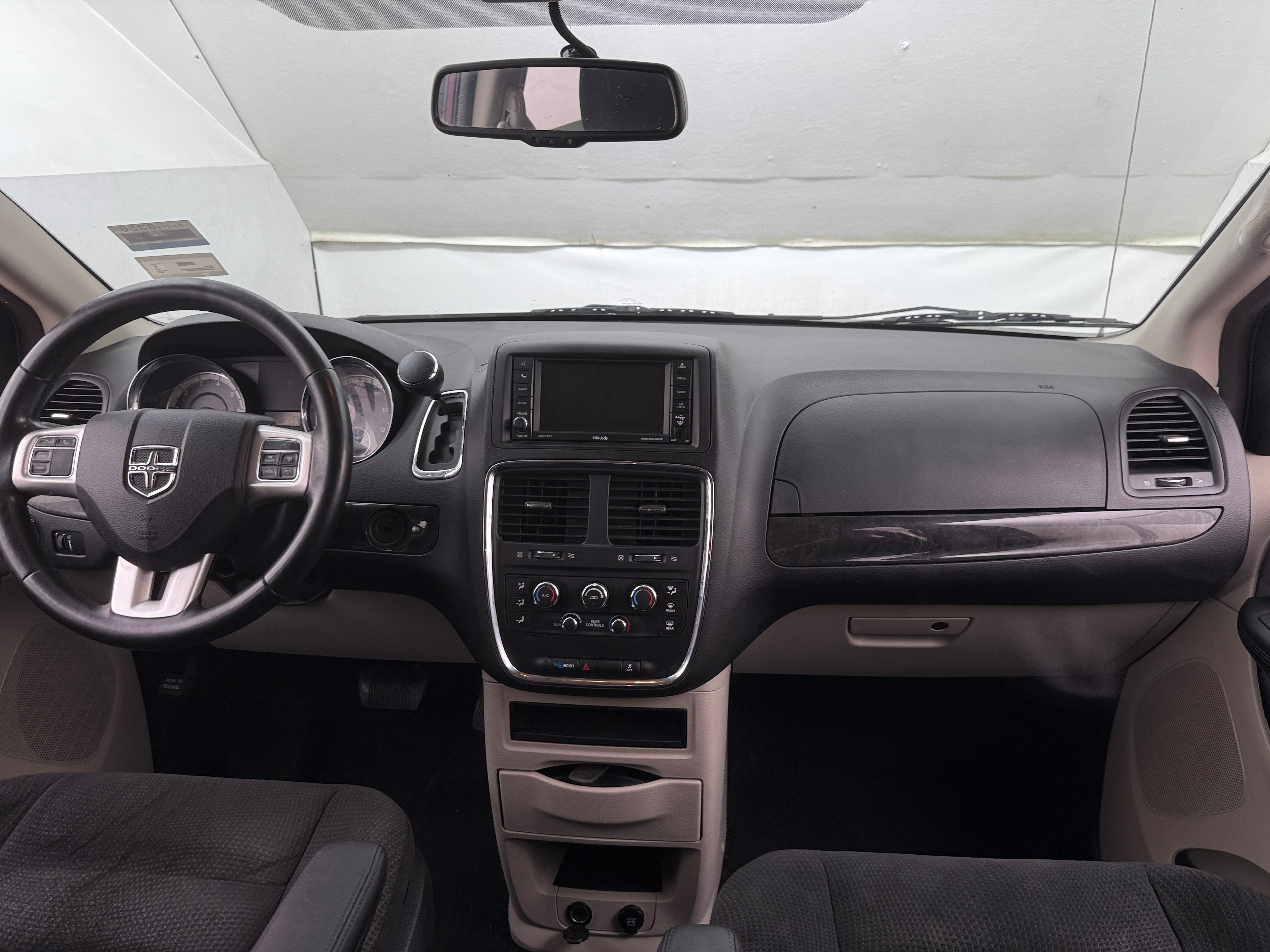 Thumbnail: 2017 Dodge Grand Caravan - 3