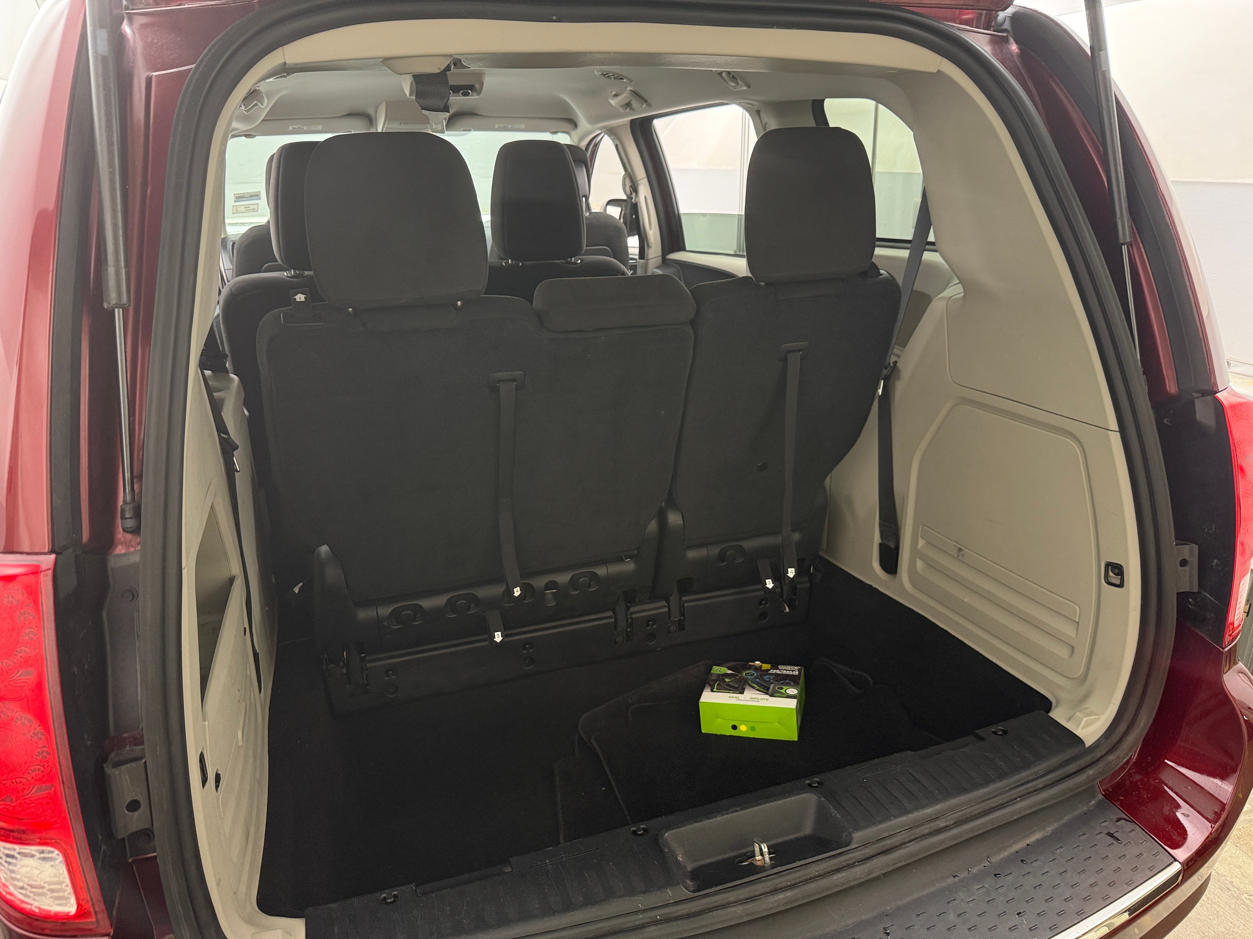 Thumbnail: 2017 Dodge Grand Caravan - 7