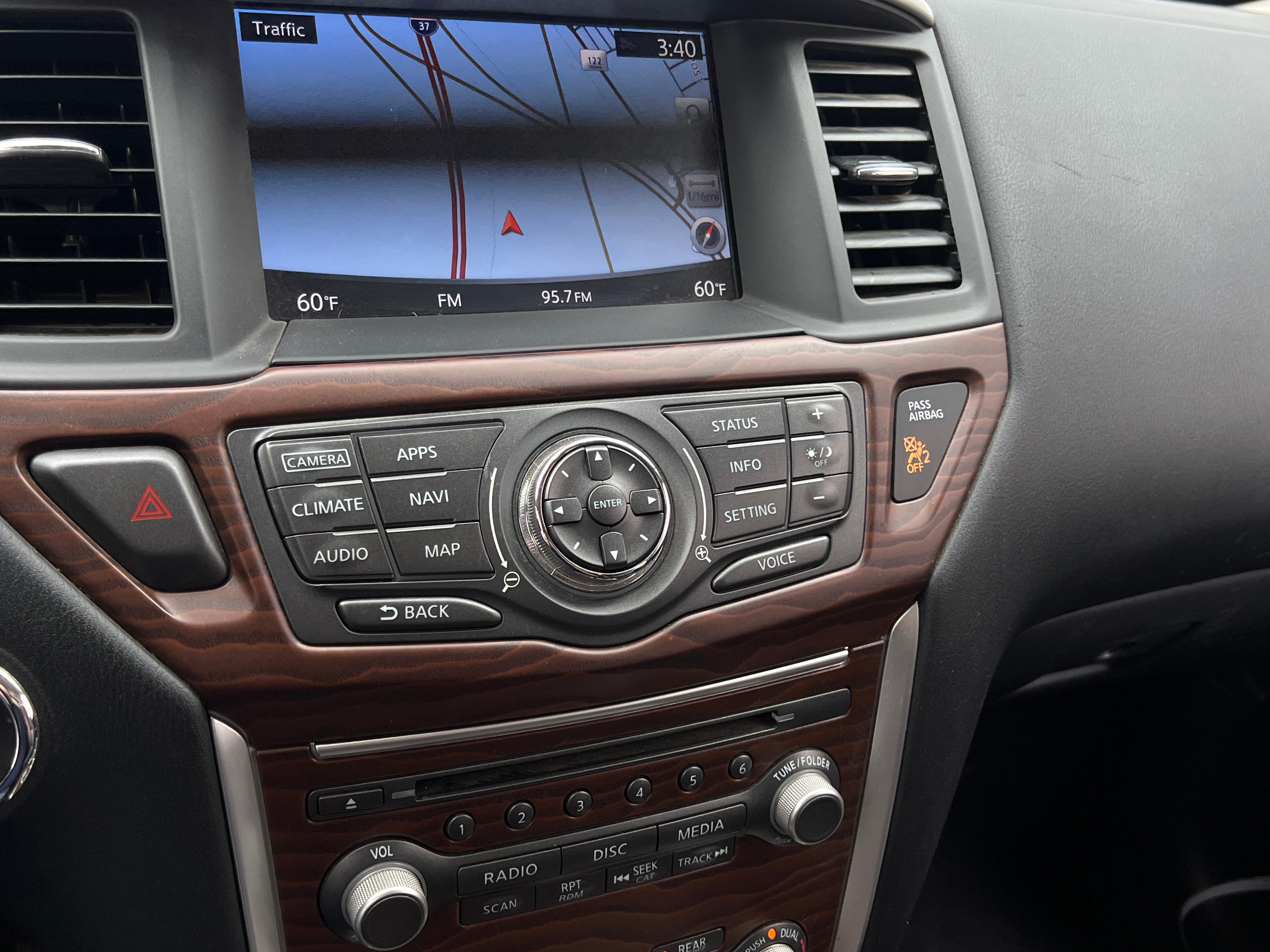 2017 Nissan Pathfinder Platinum 3