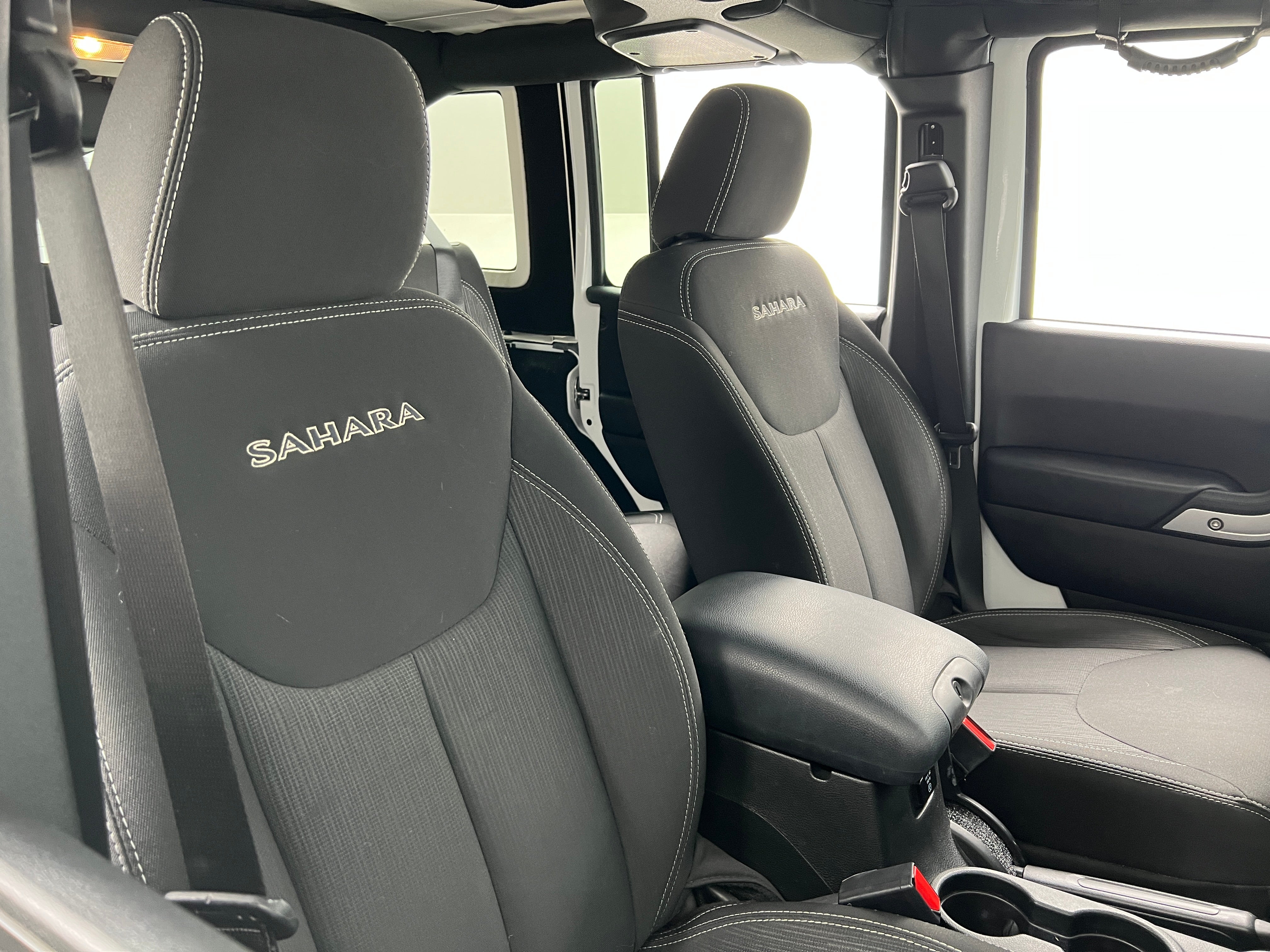 2018 Jeep Wrangler Unlimited Sahara 2