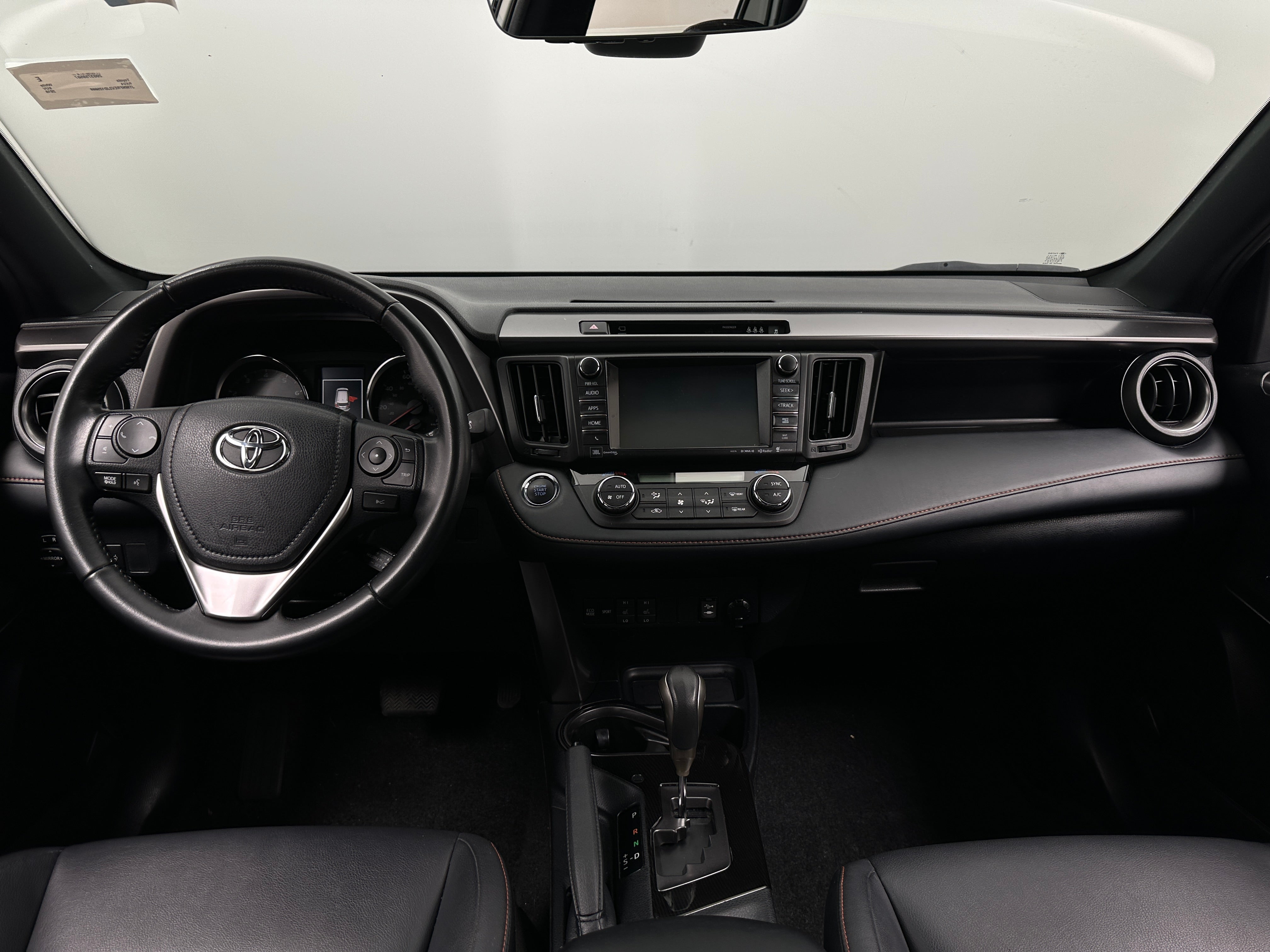2018 Toyota RAV4 SE 2