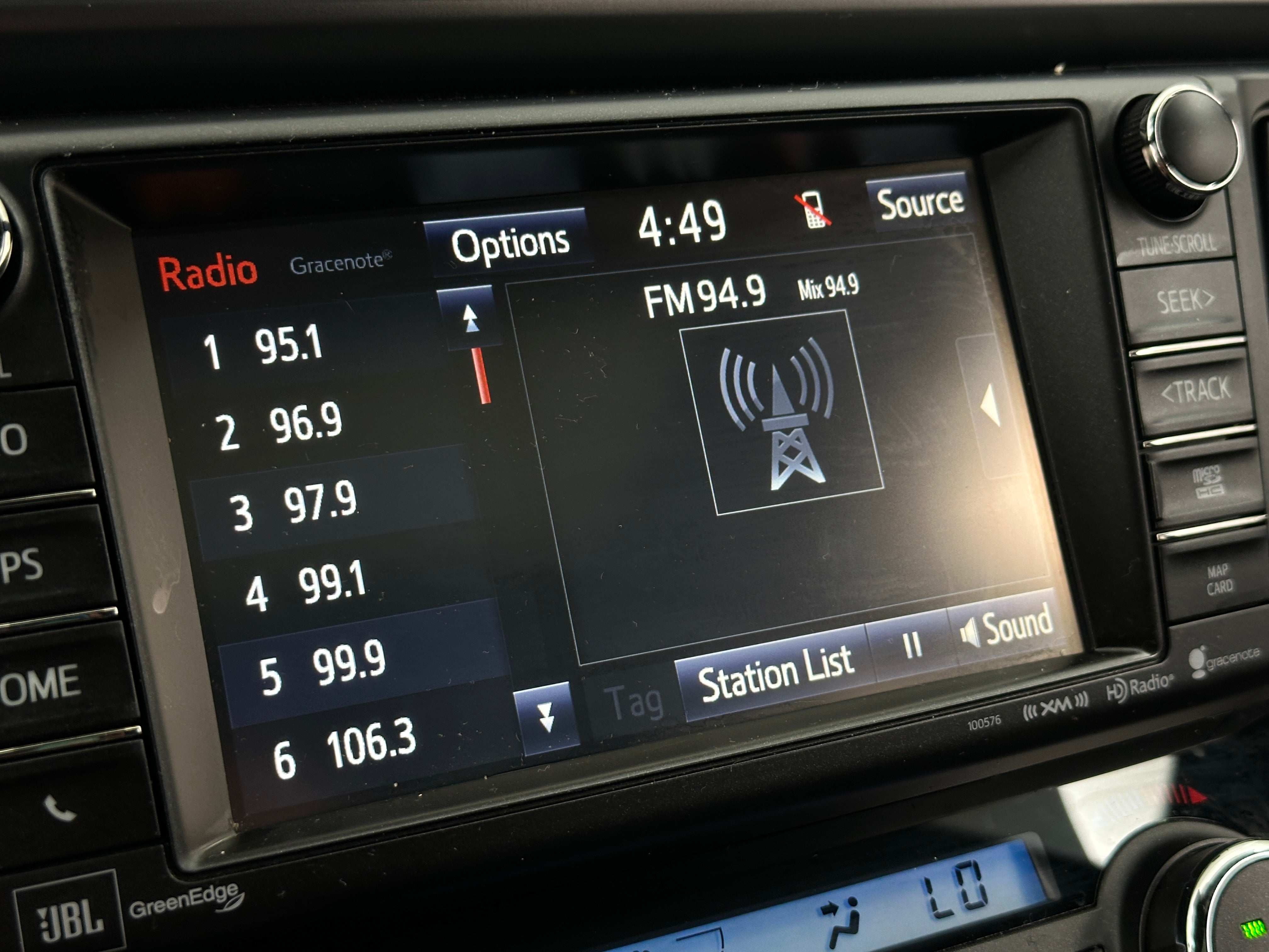 2018 Toyota RAV4 SE 3