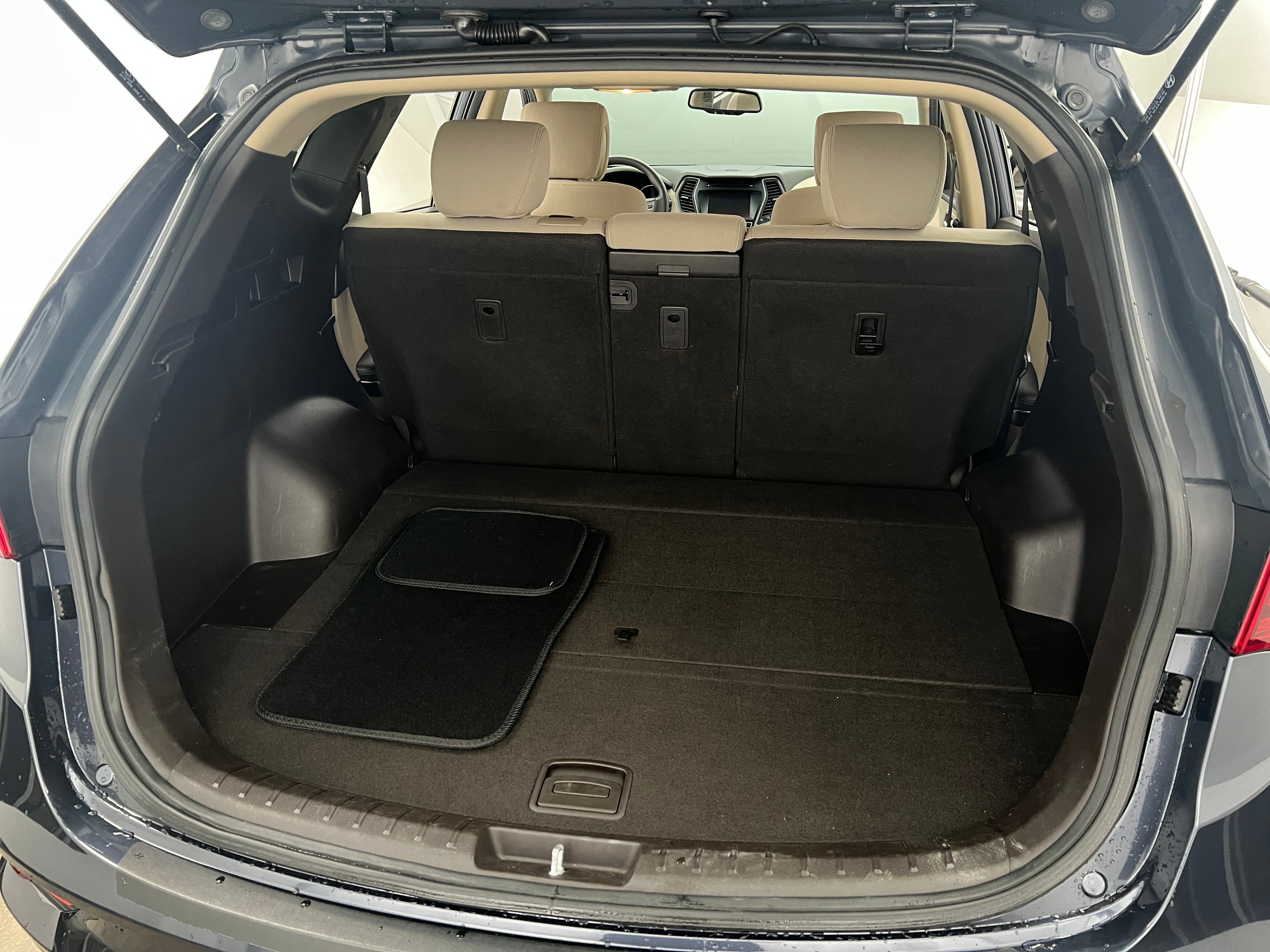 2017 Hyundai Santa Fe Base 7