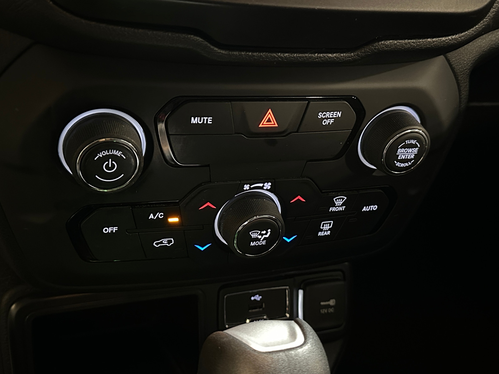 Thumbnail: 2020 Jeep Renegade - 4