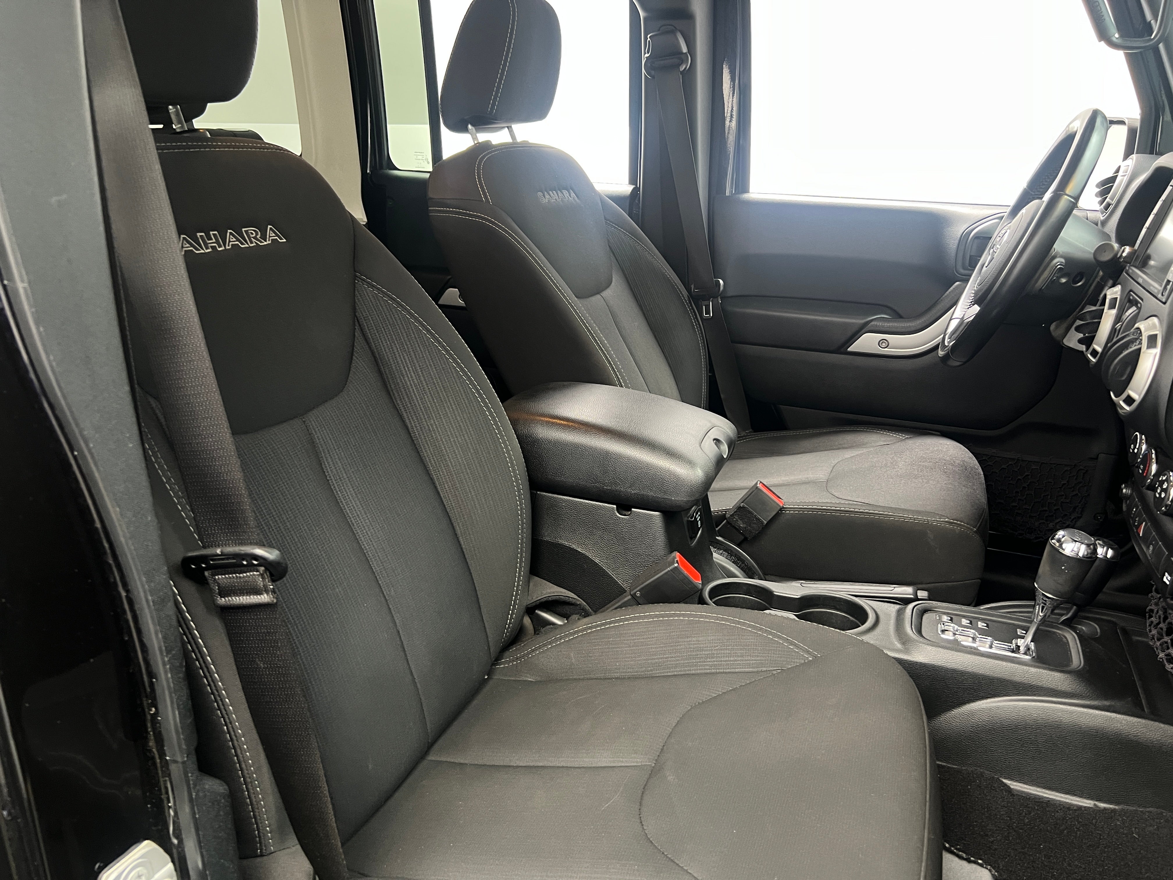 2018 Jeep Wrangler Unlimited Sahara 2