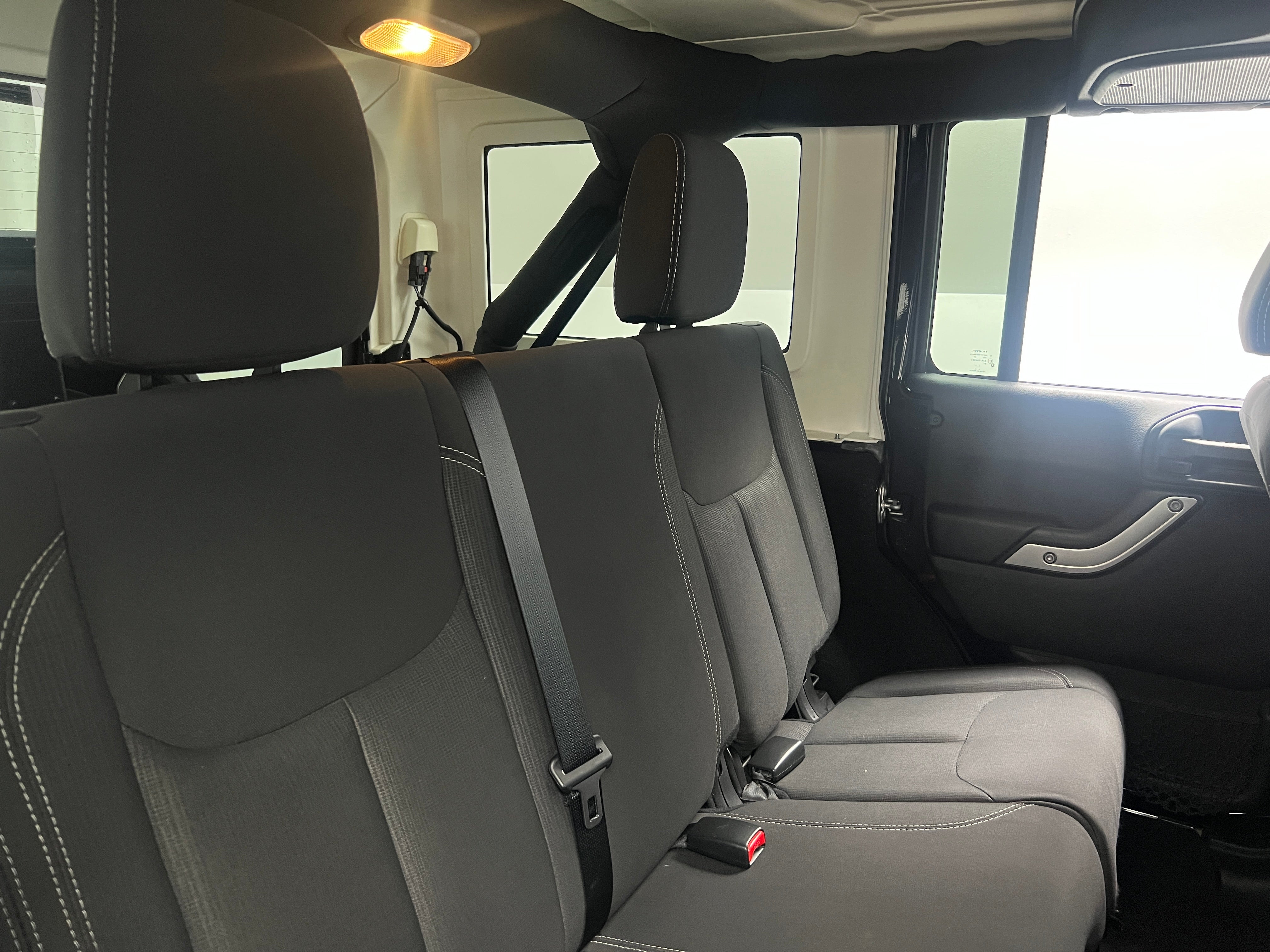 2018 Jeep Wrangler Unlimited Sahara 6