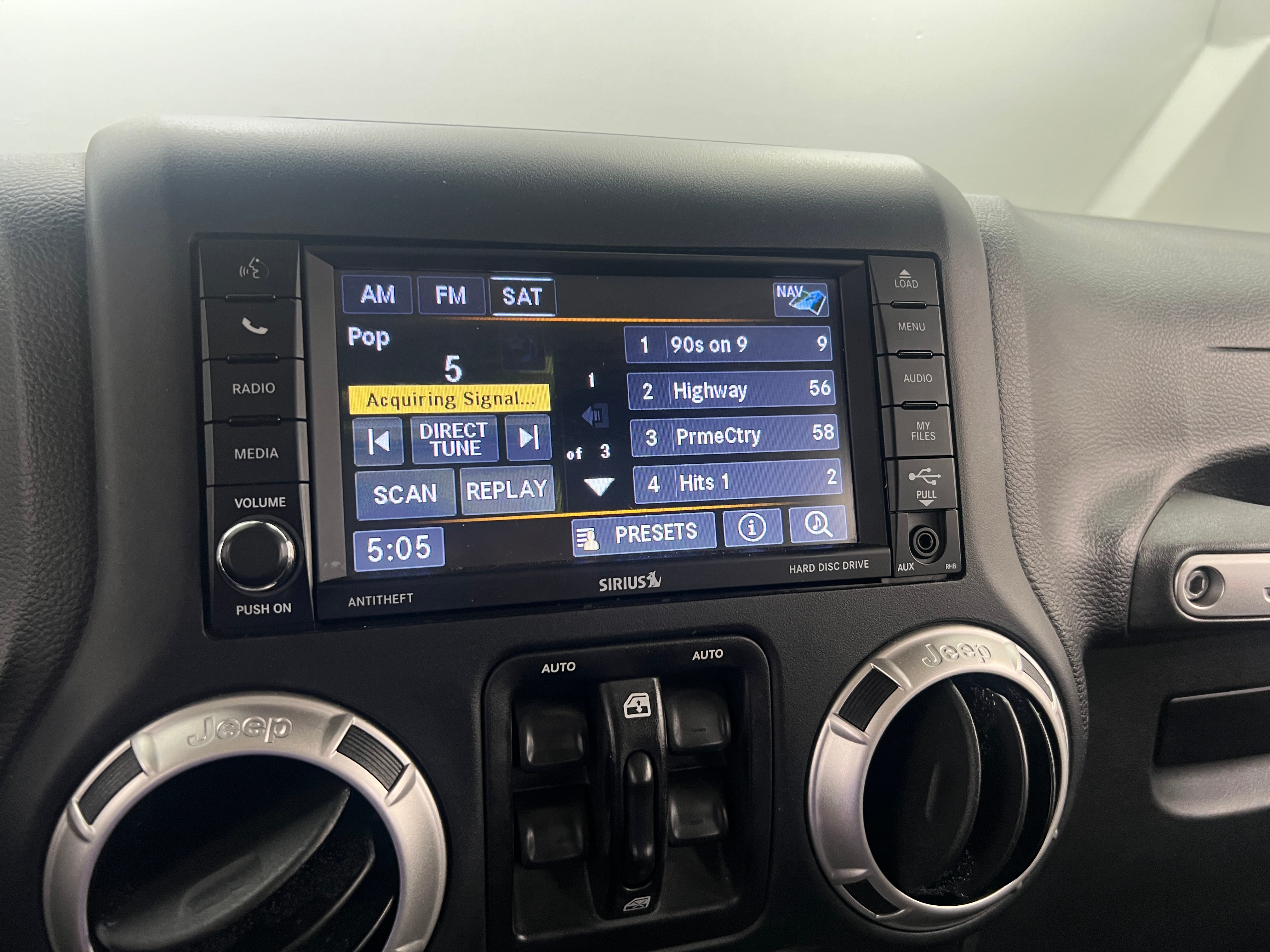 2018 Jeep Wrangler Unlimited Sahara 4