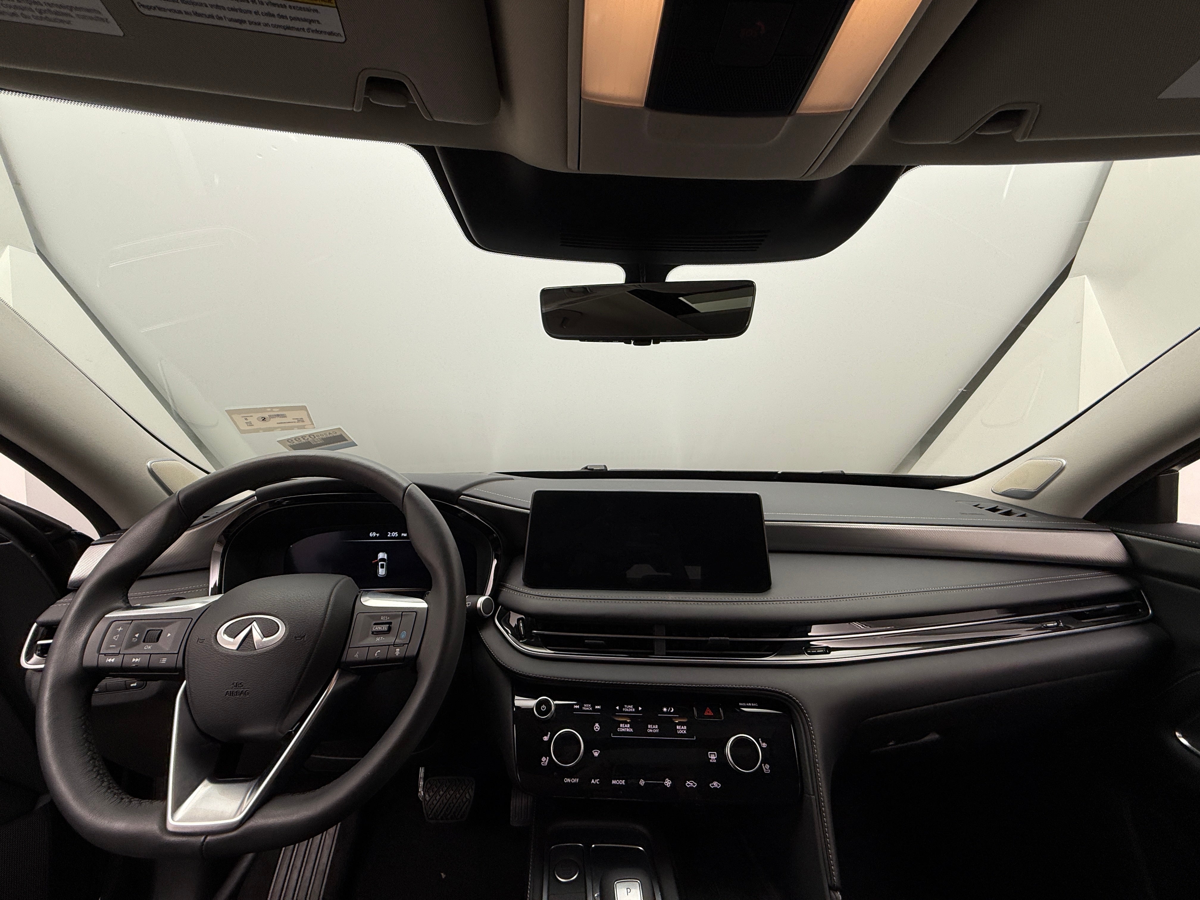 2024 INFINITI QX60 Luxe 2