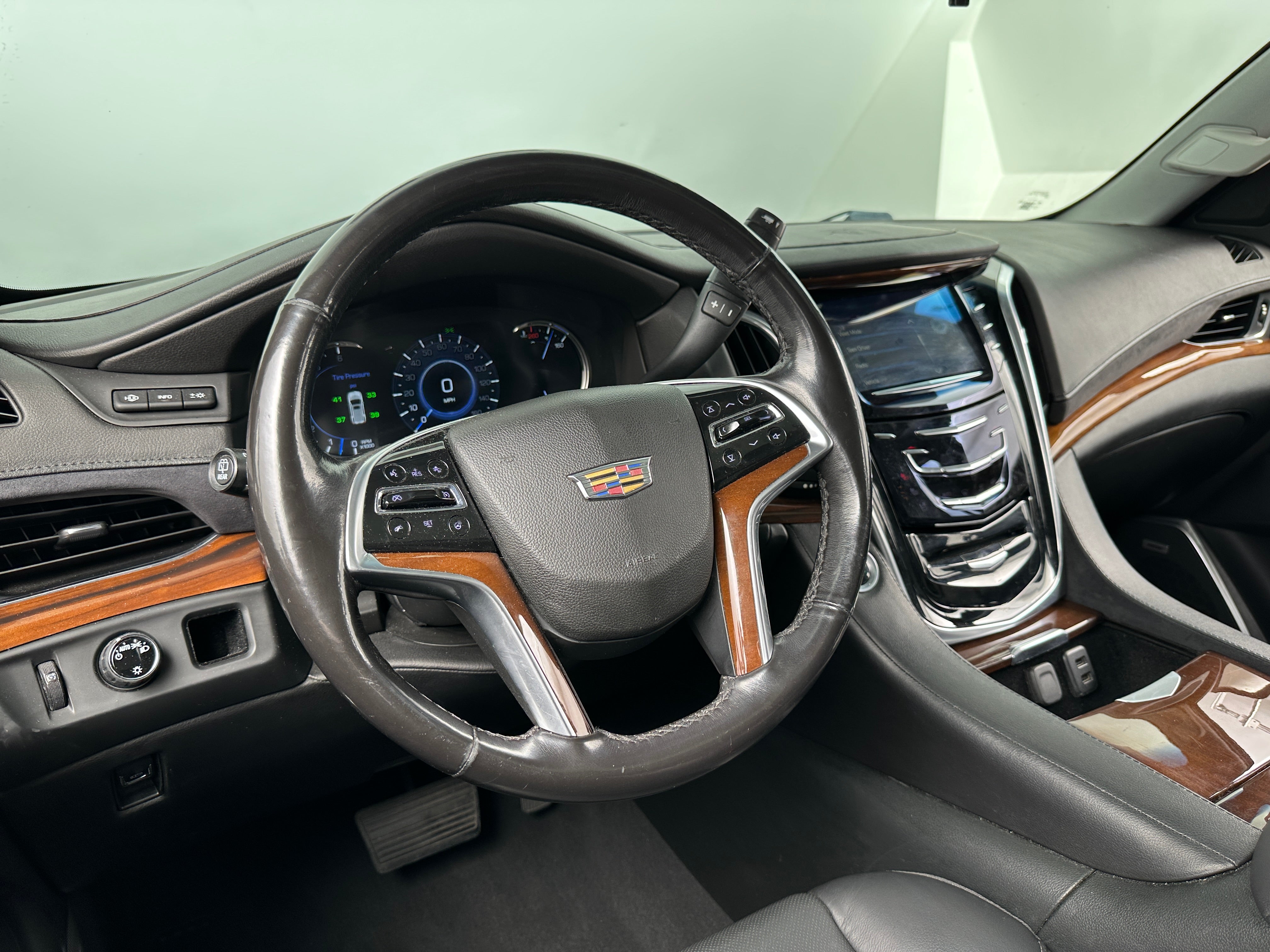 2018 Cadillac Escalade Premium Luxury 2