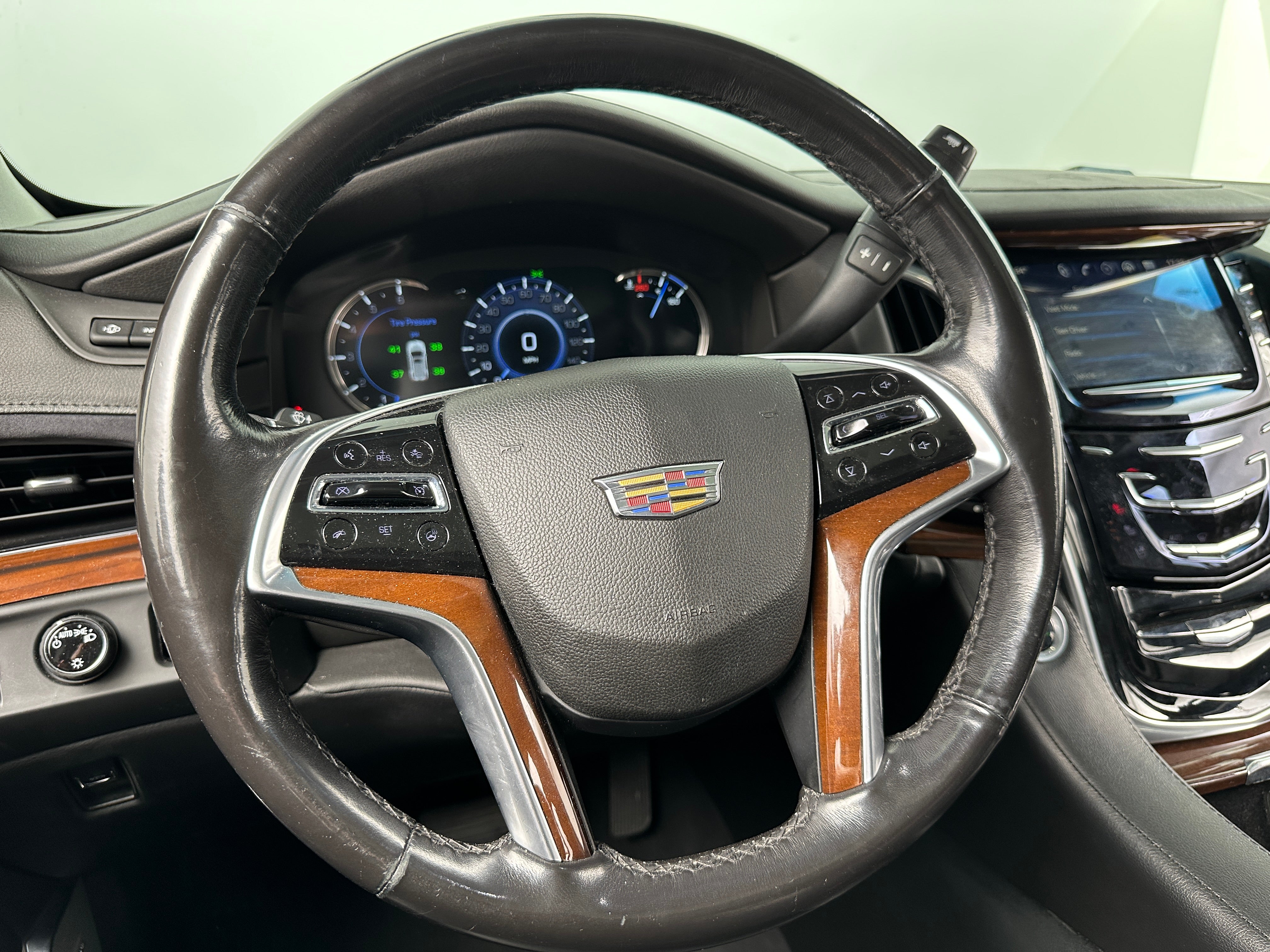2018 Cadillac Escalade Premium Luxury 4