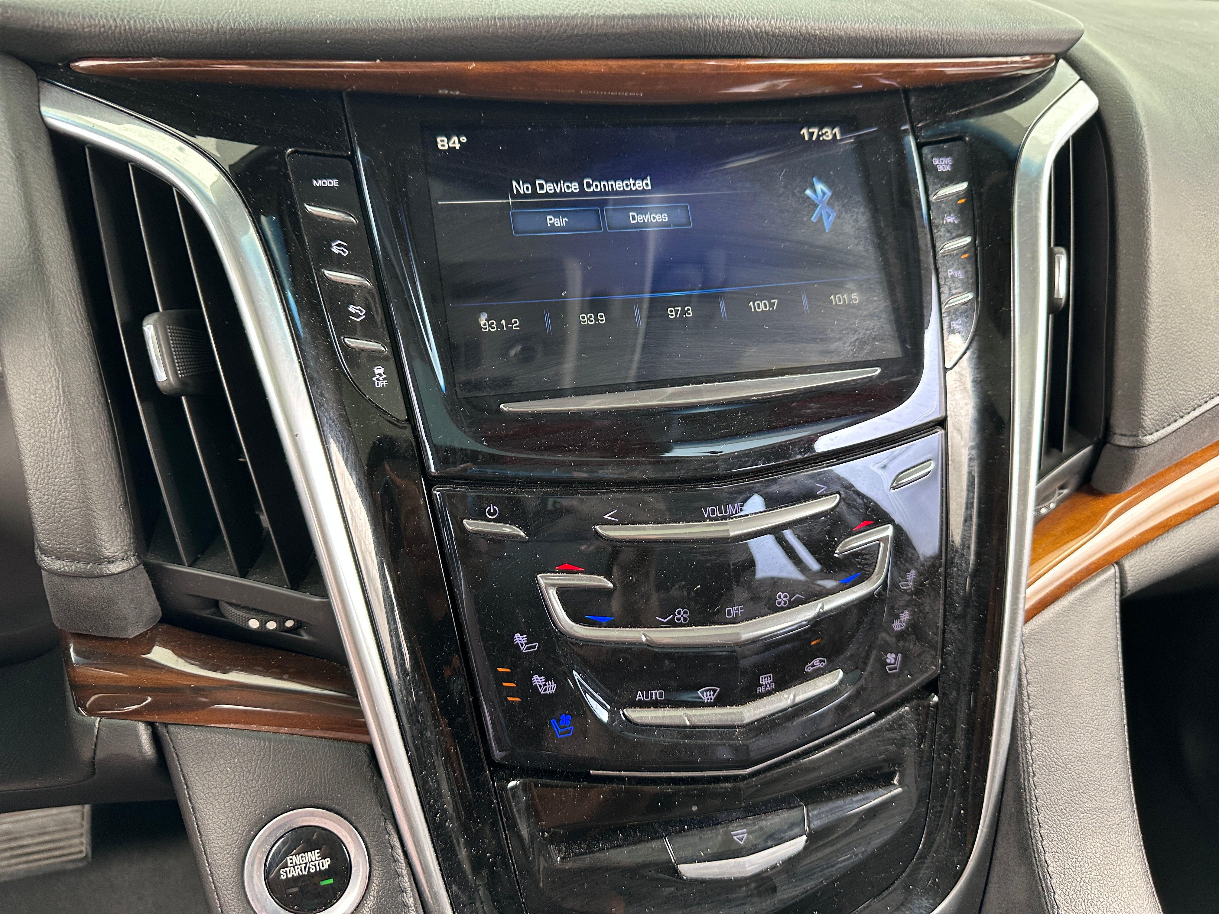 2018 Cadillac Escalade Premium Luxury 3