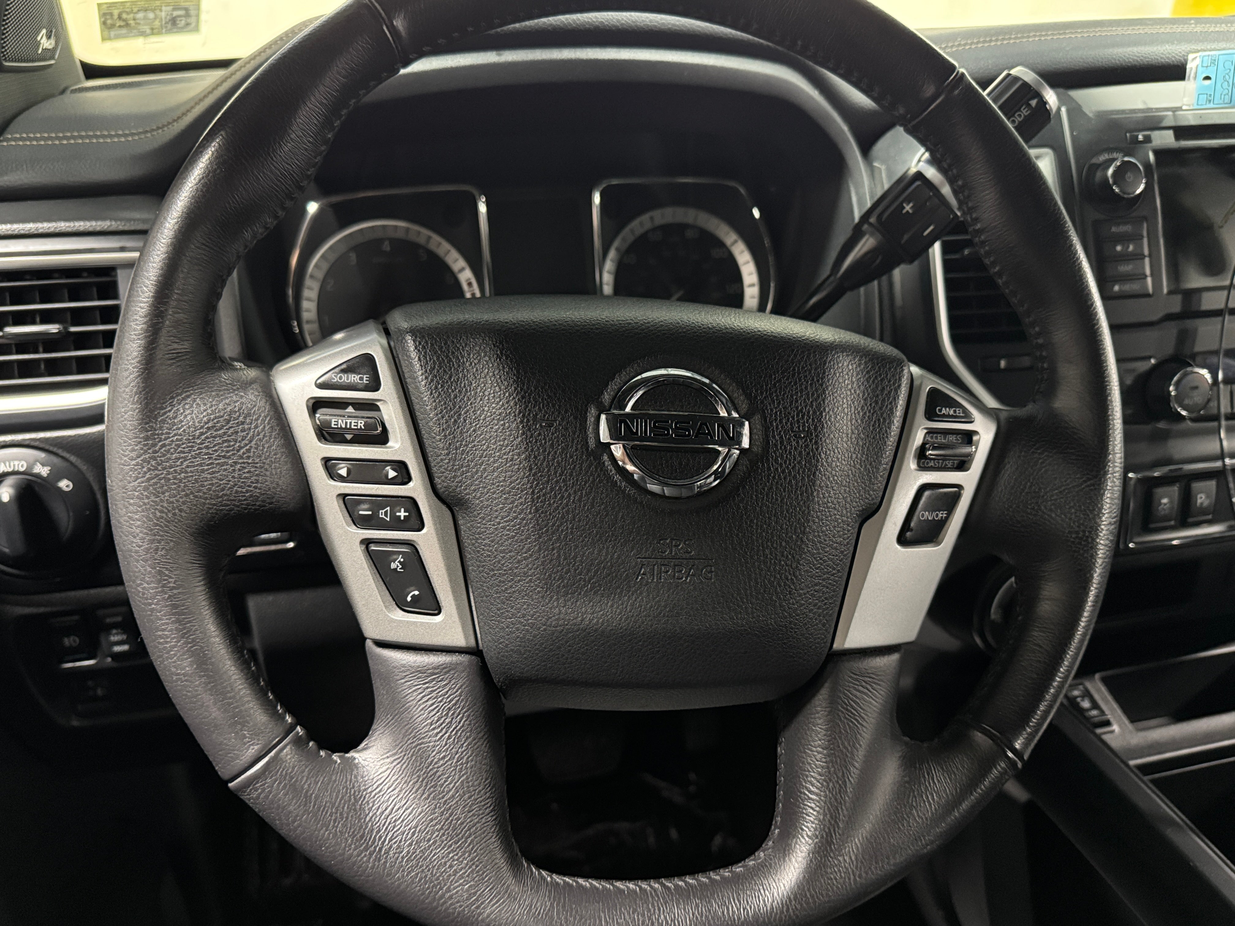 2019 Nissan Titan SL 4