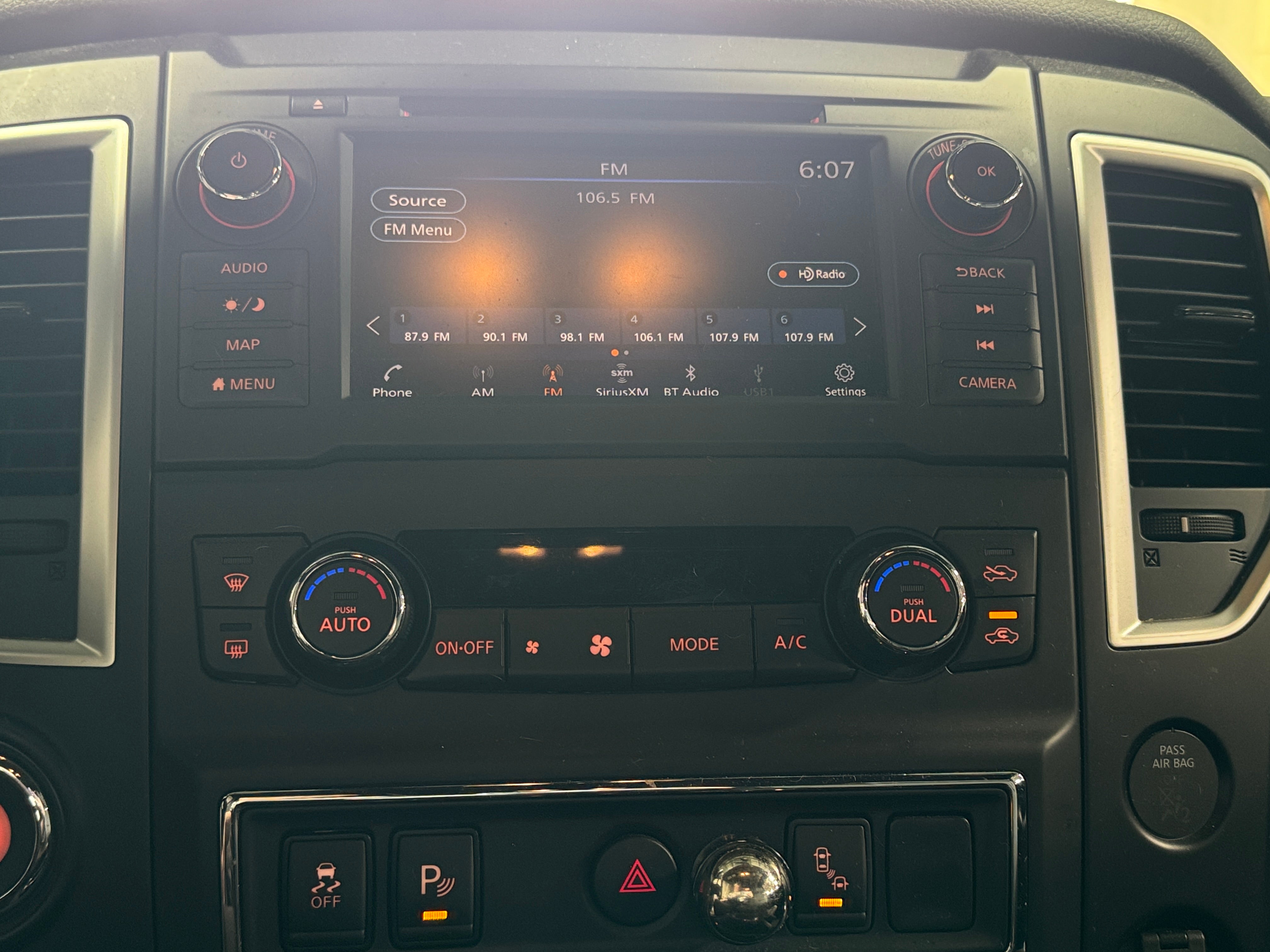 2019 Nissan Titan SL 3