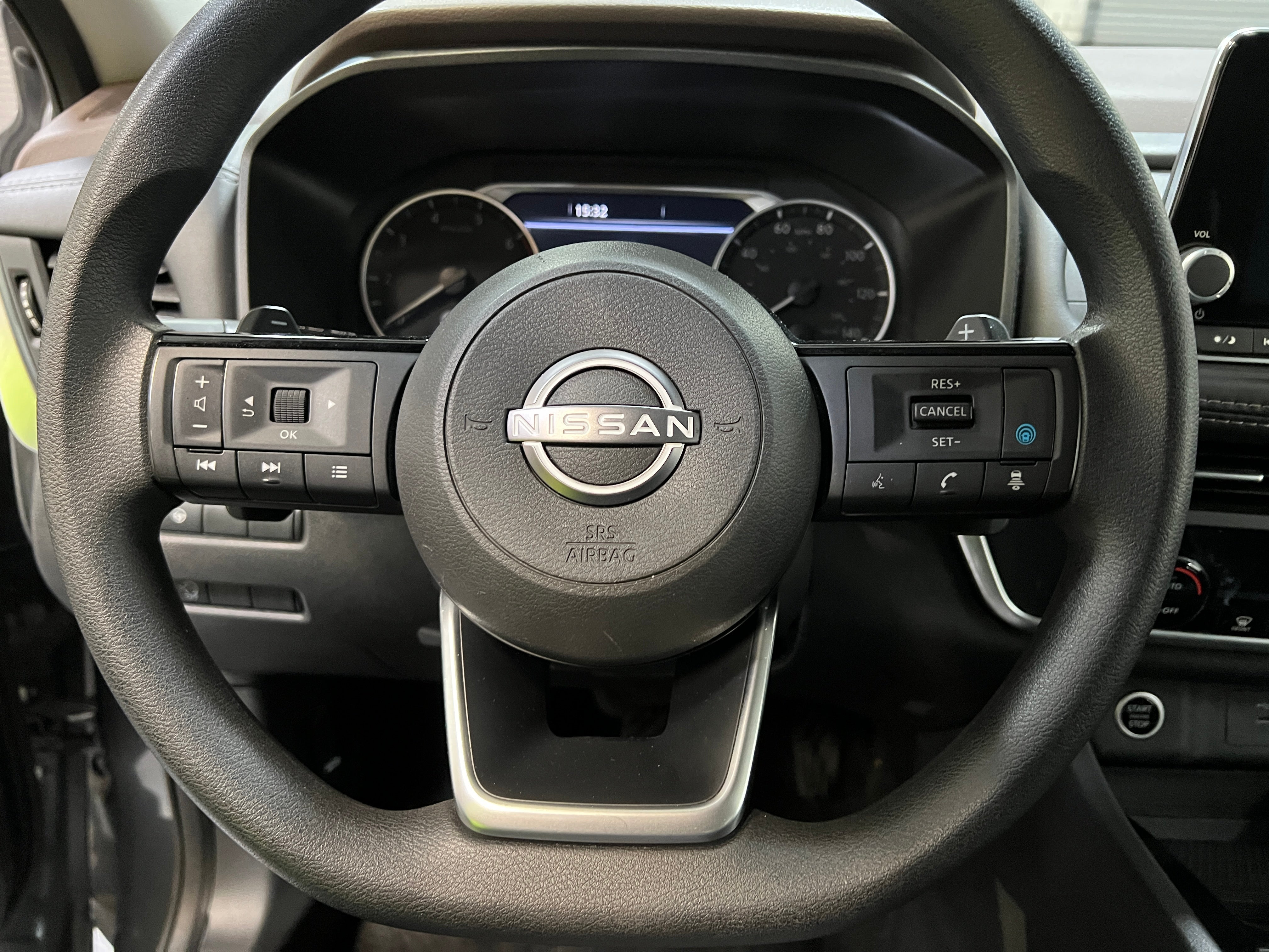 2023 Nissan Rogue SV 5