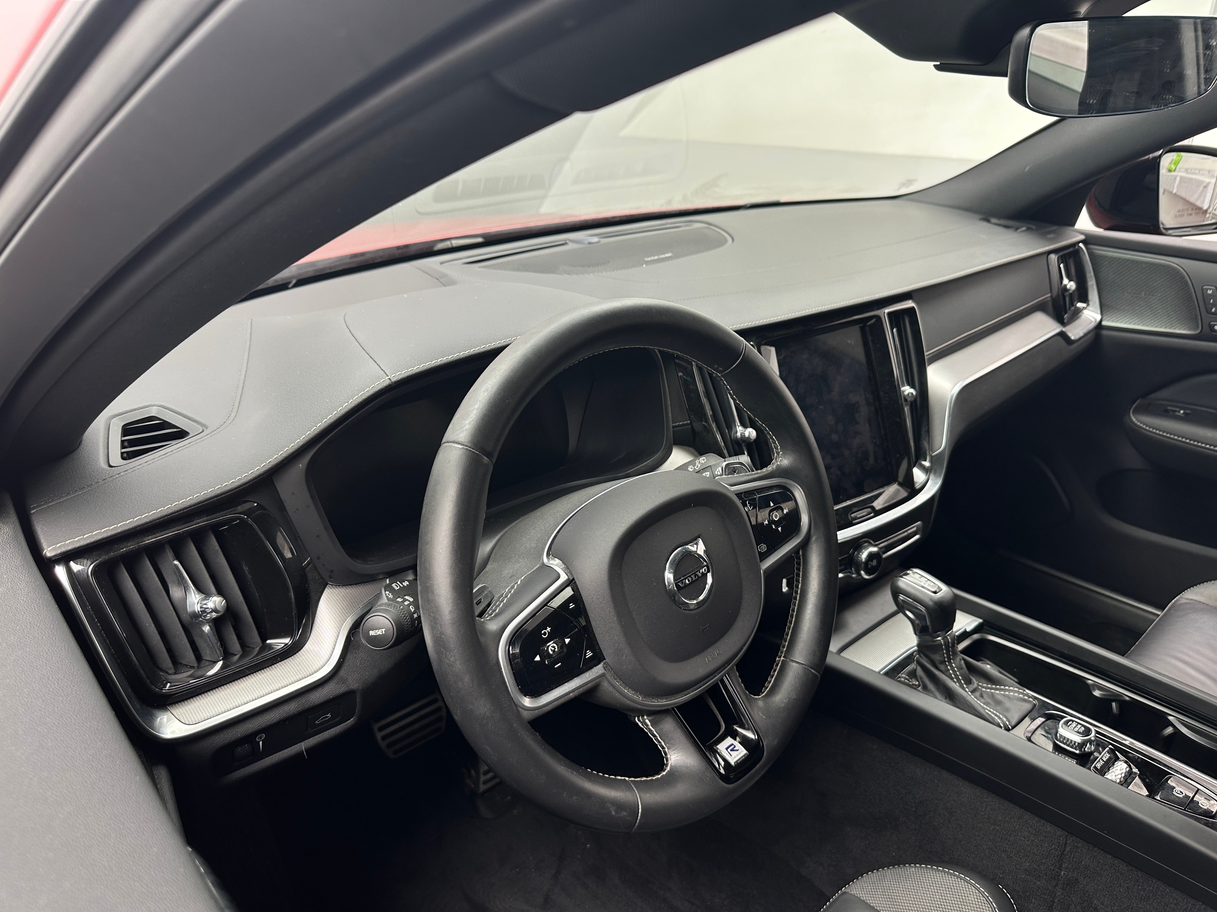 Thumbnail: 2020 Volvo V60 - 2