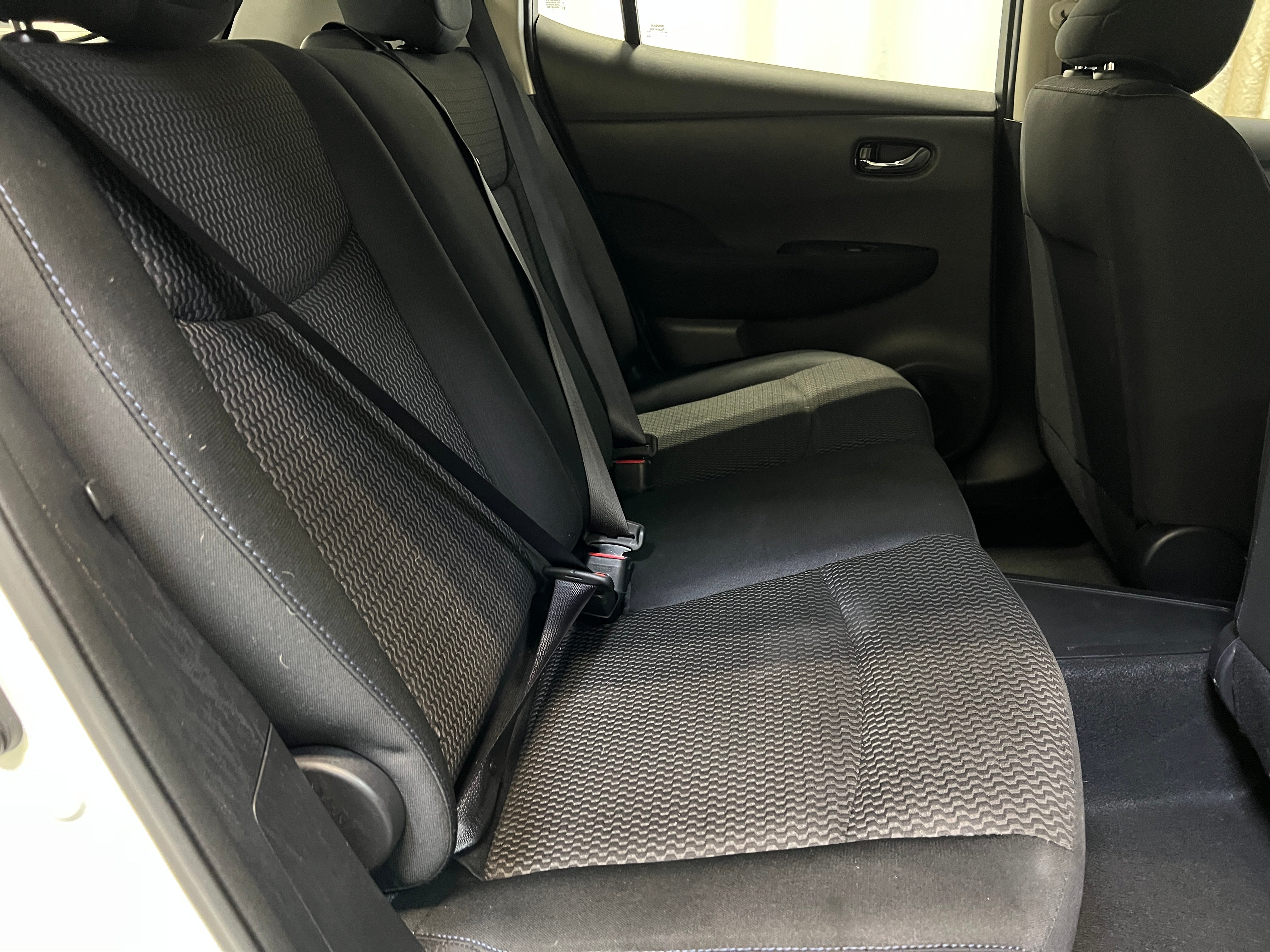 2017 Nissan Leaf S 6