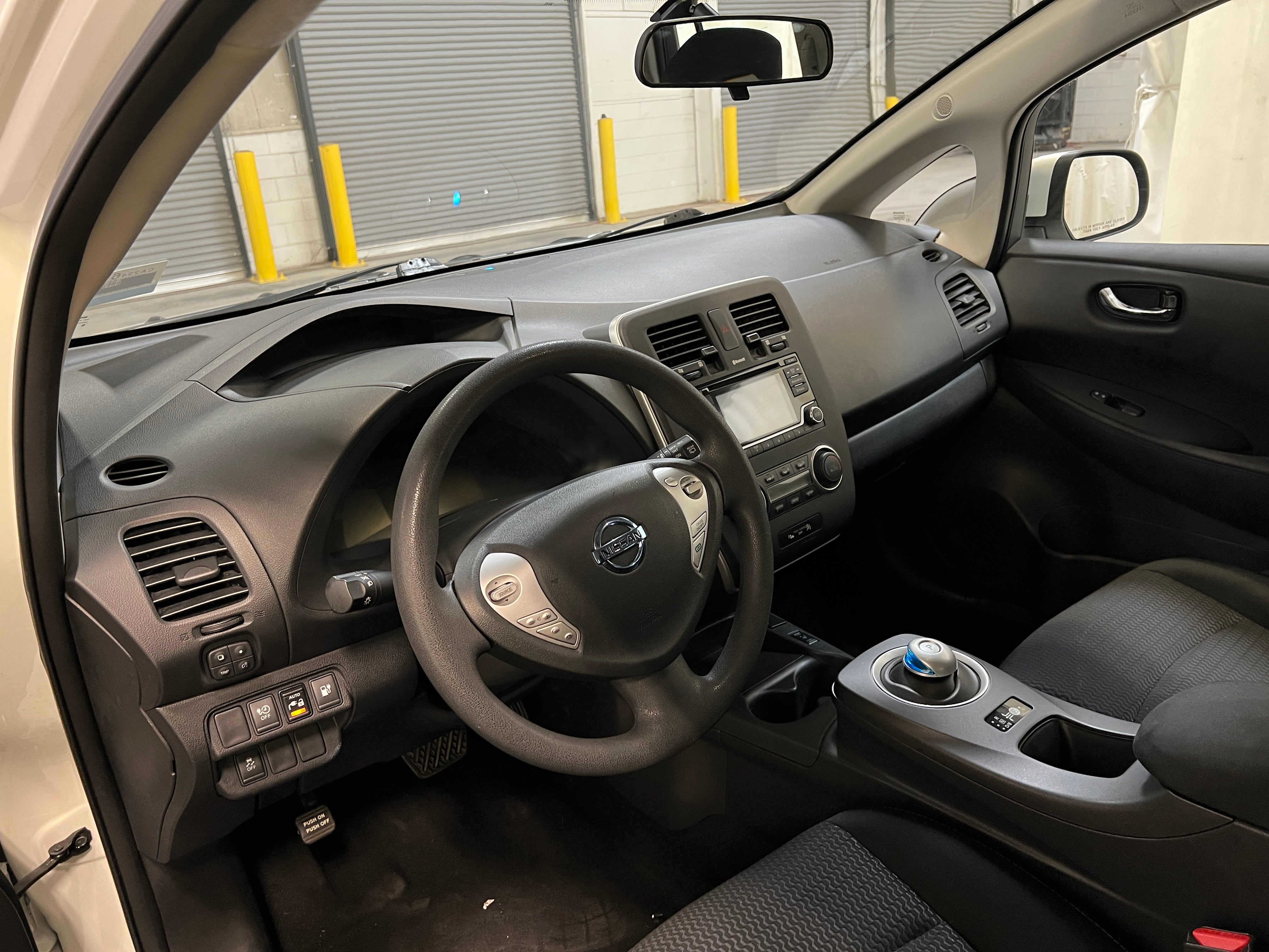 2017 Nissan Leaf S 3