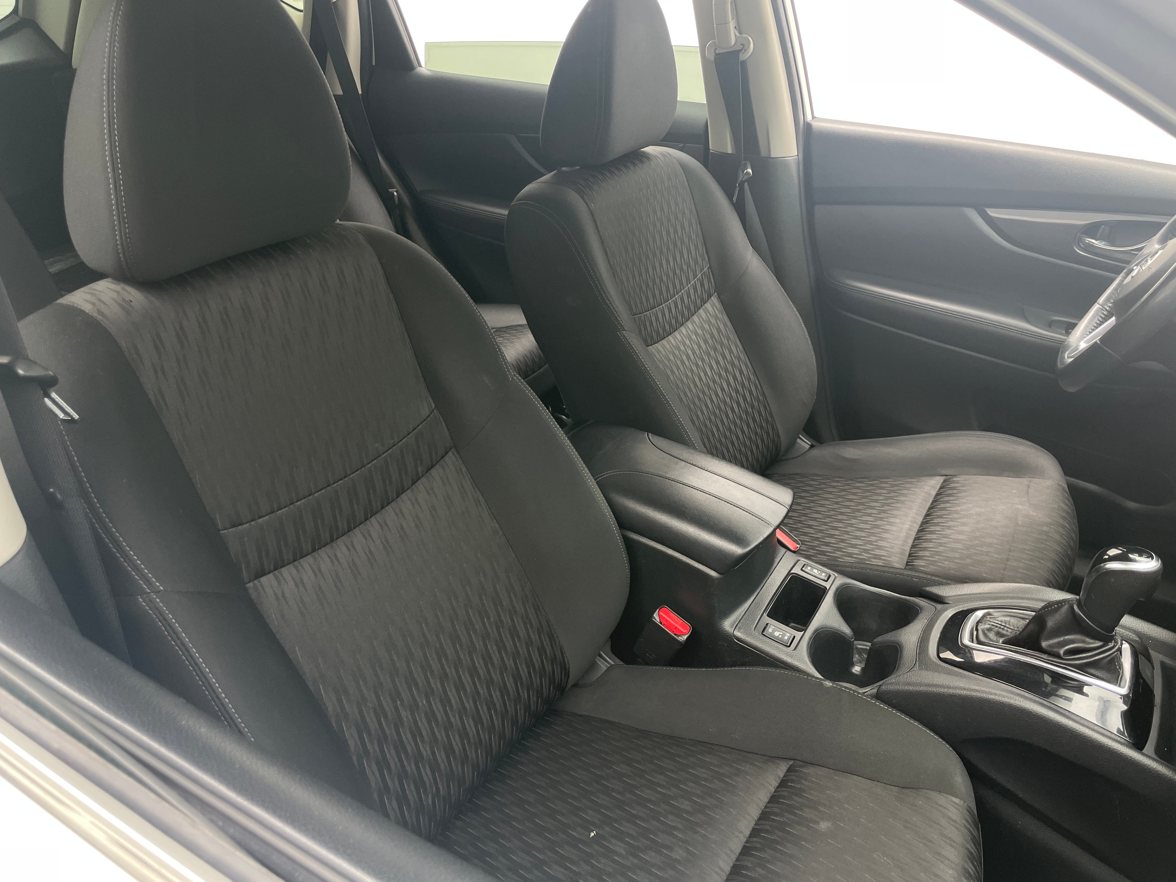 2018 Nissan Rogue SV 2
