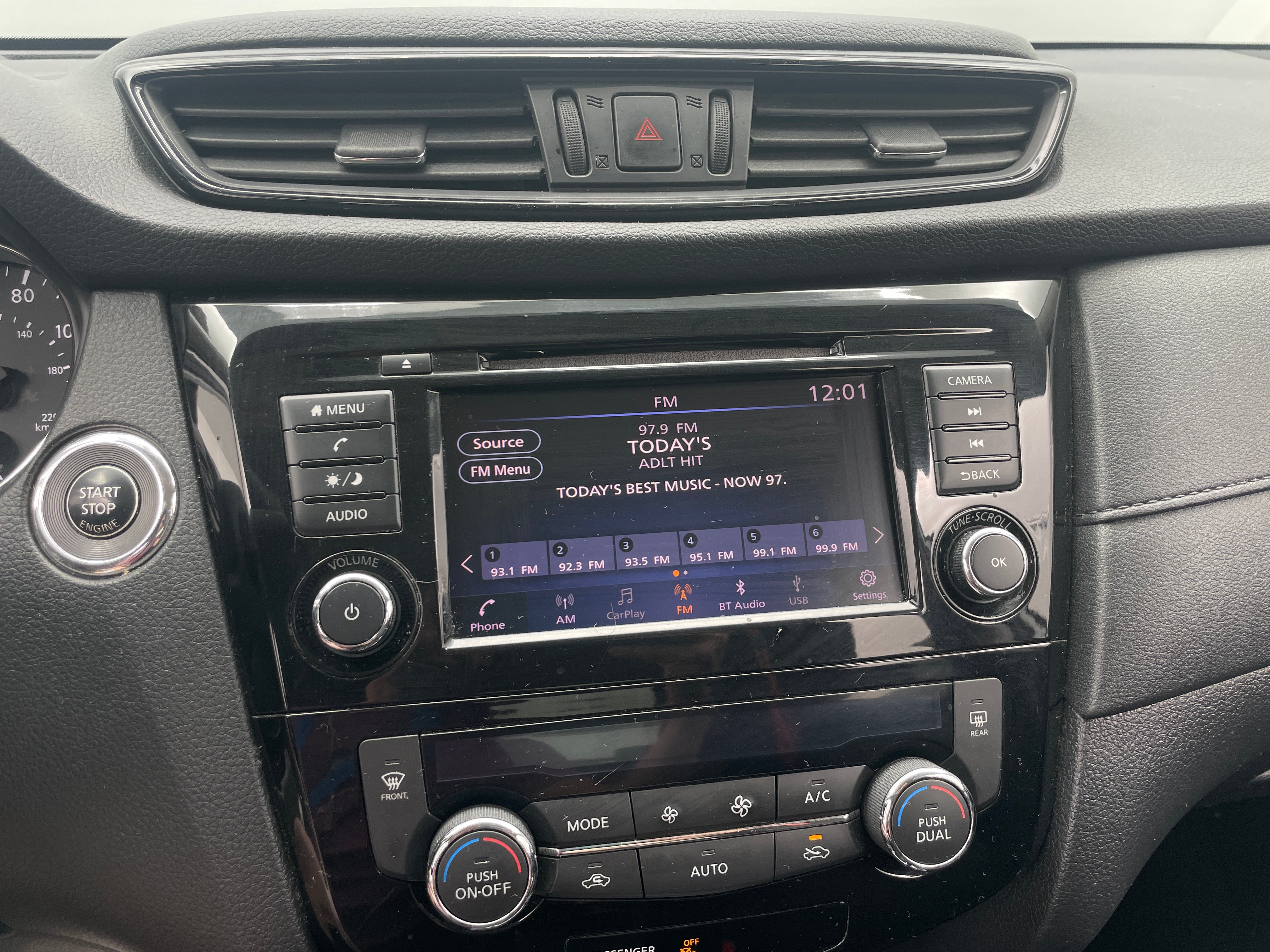 2018 Nissan Rogue SV 4