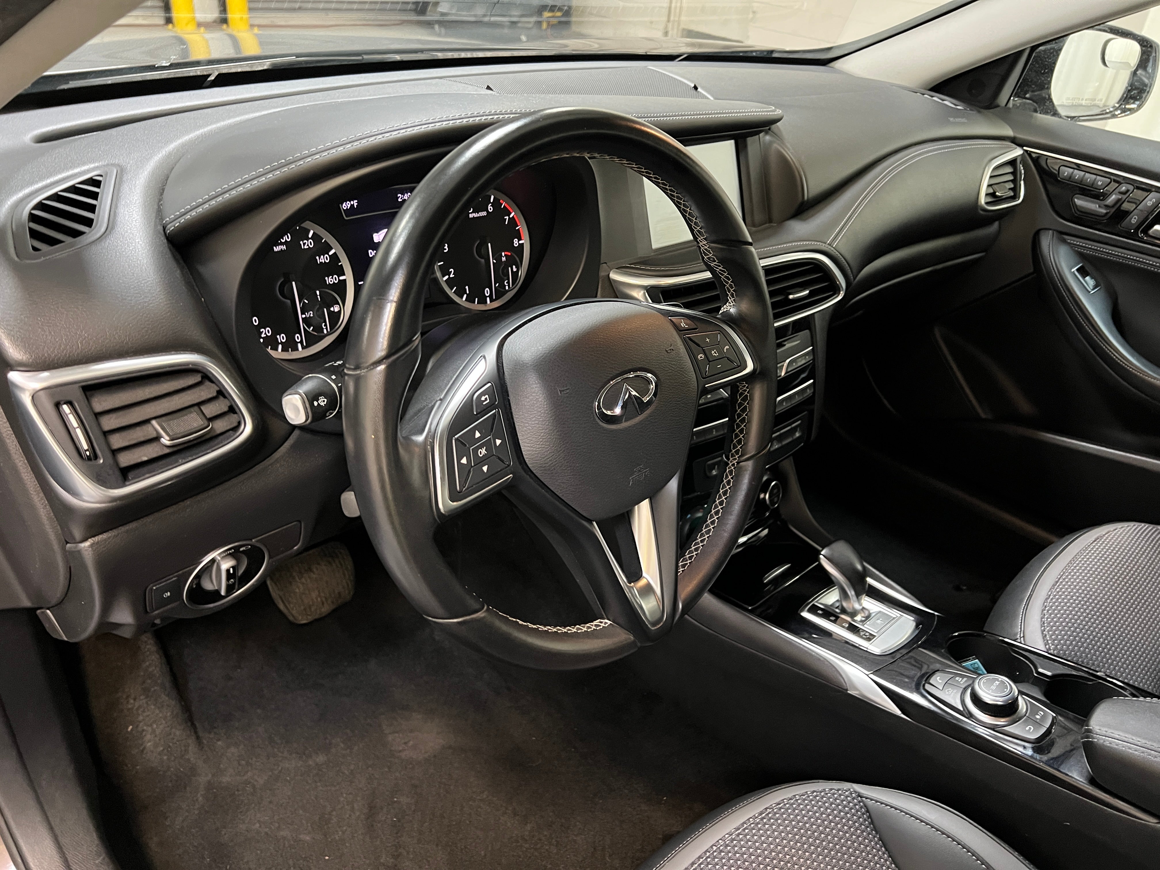 2019 INFINITI QX30 Luxe 3