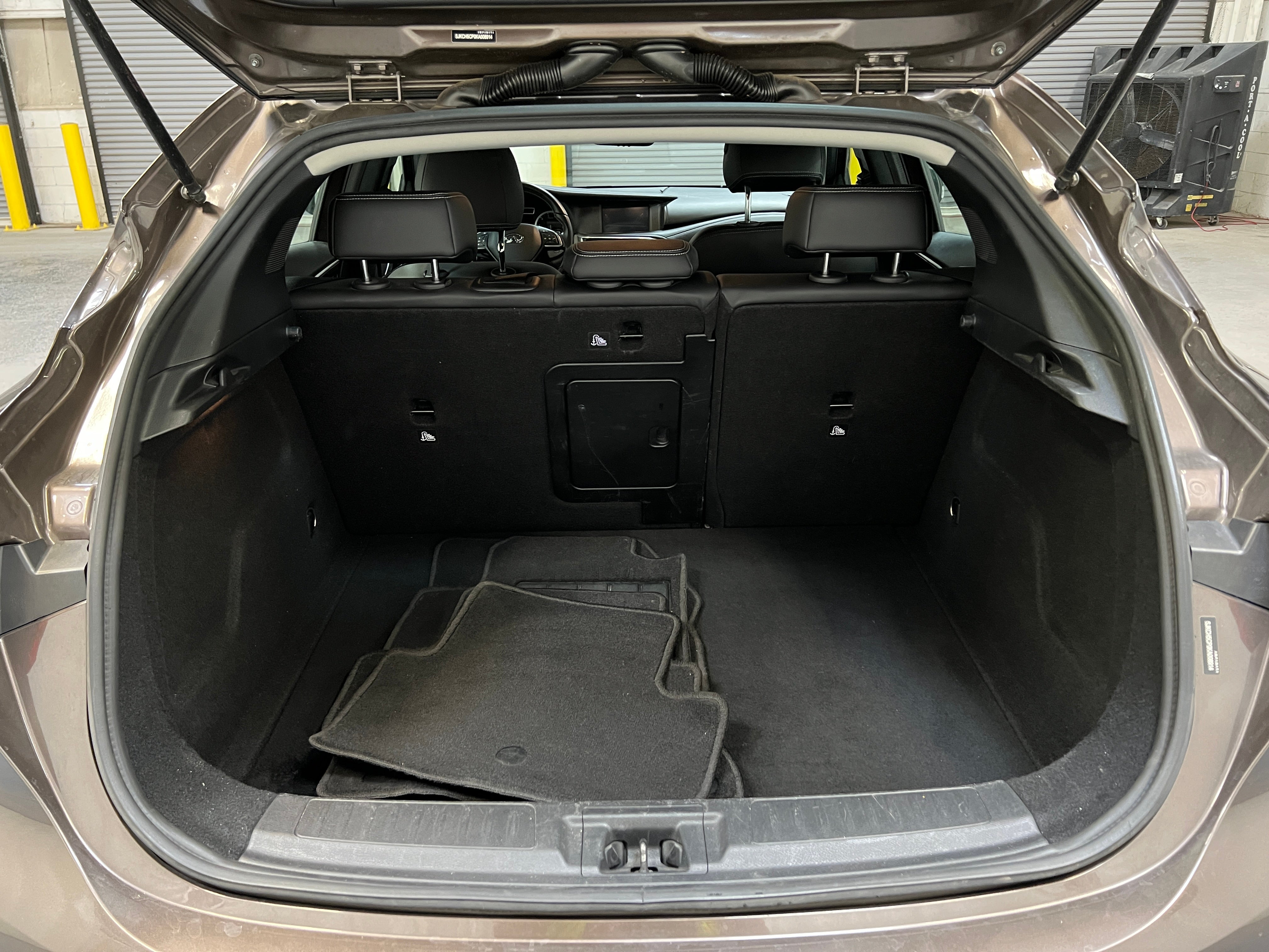2019 INFINITI QX30 Luxe 7