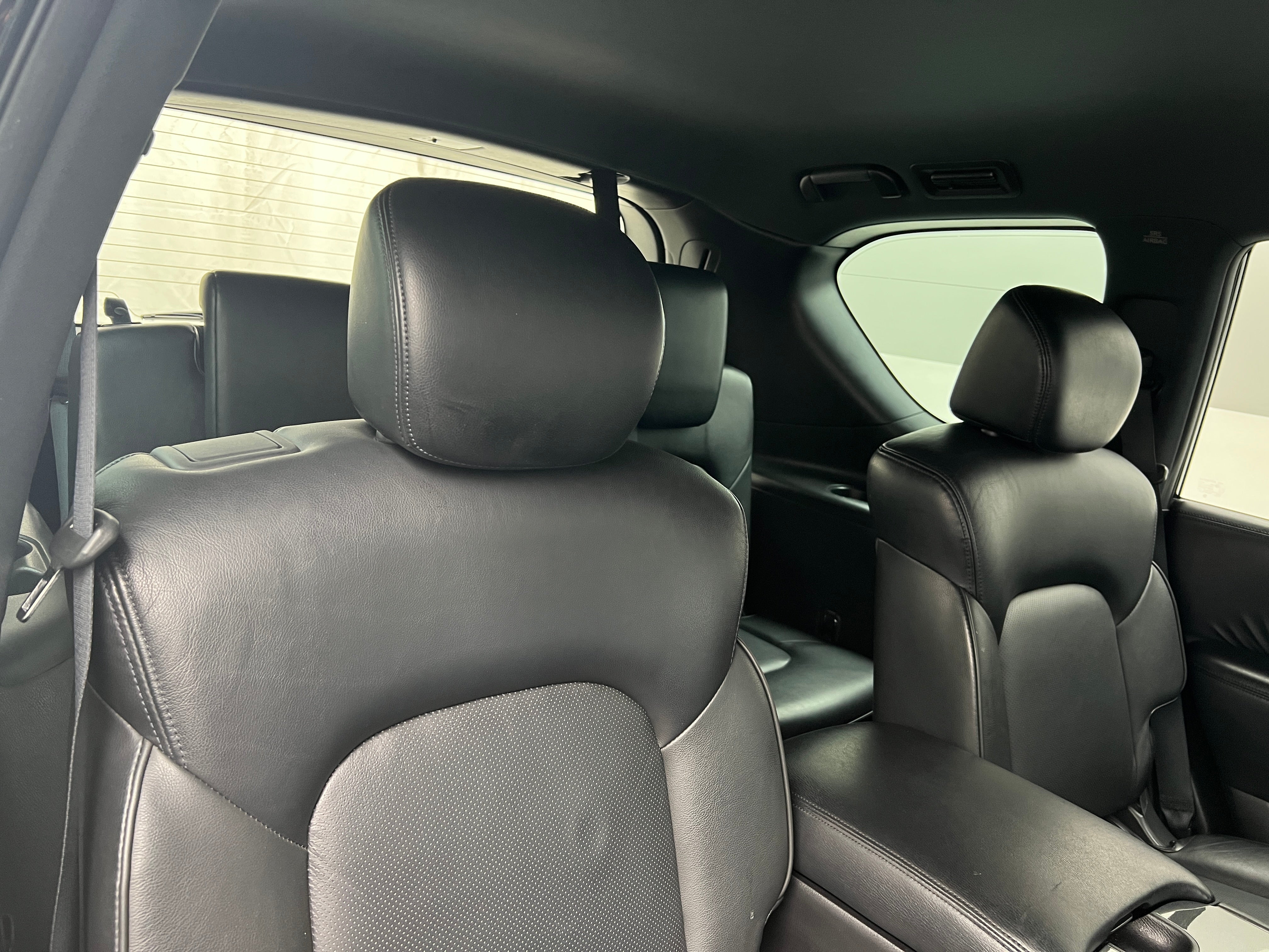 2023 Nissan Armada SL 5