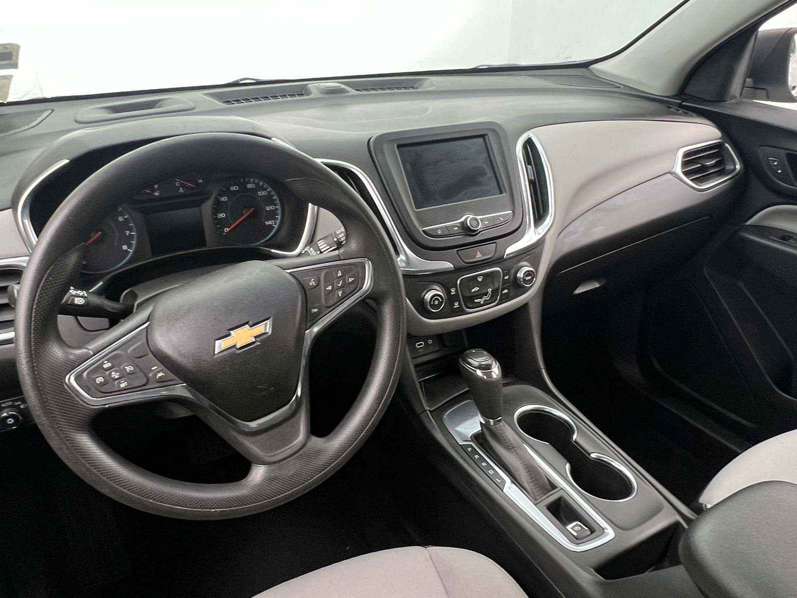 Thumbnail: 2021 Chevrolet Equinox - 3
