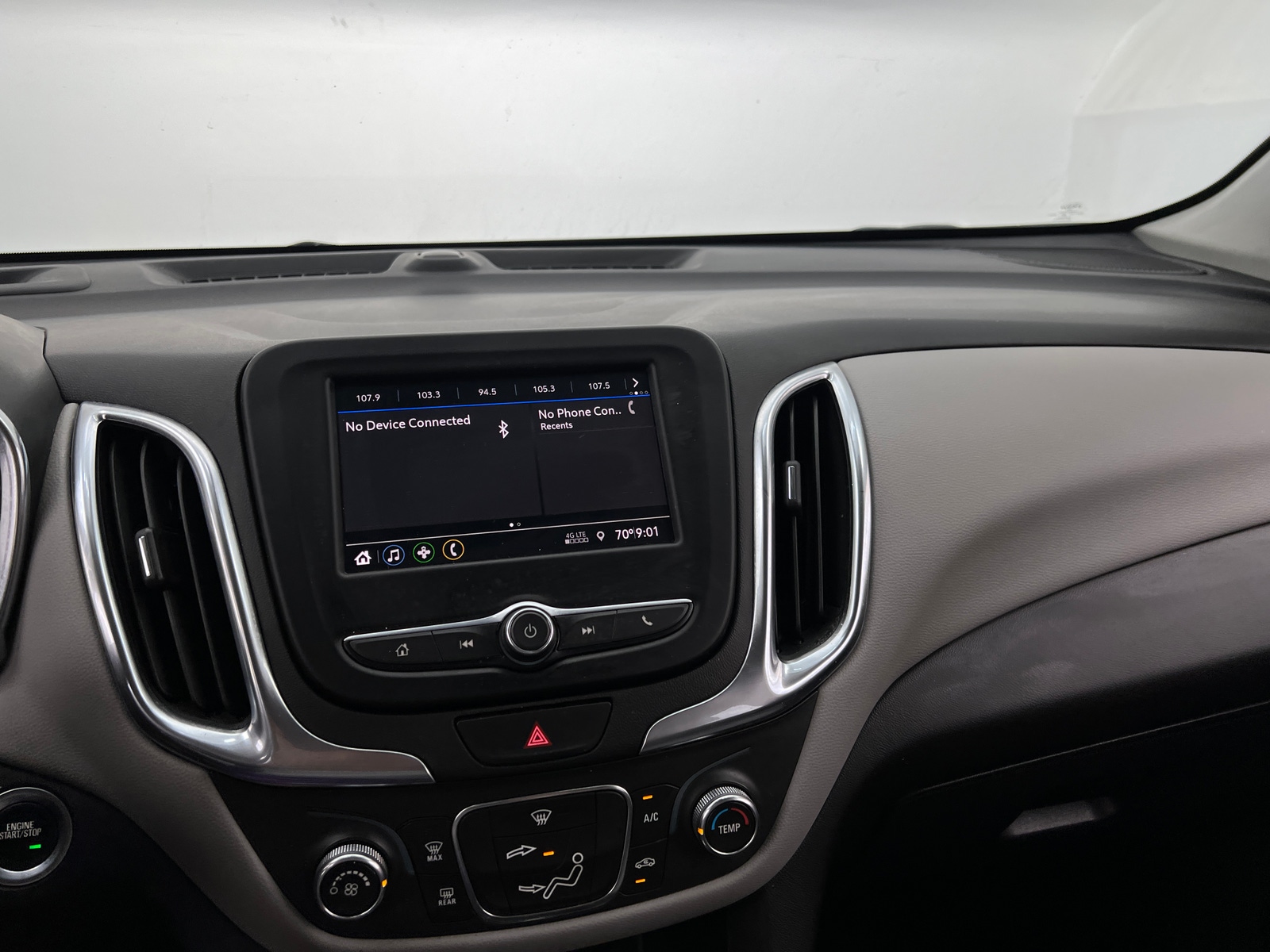 Thumbnail: 2021 Chevrolet Equinox - 4