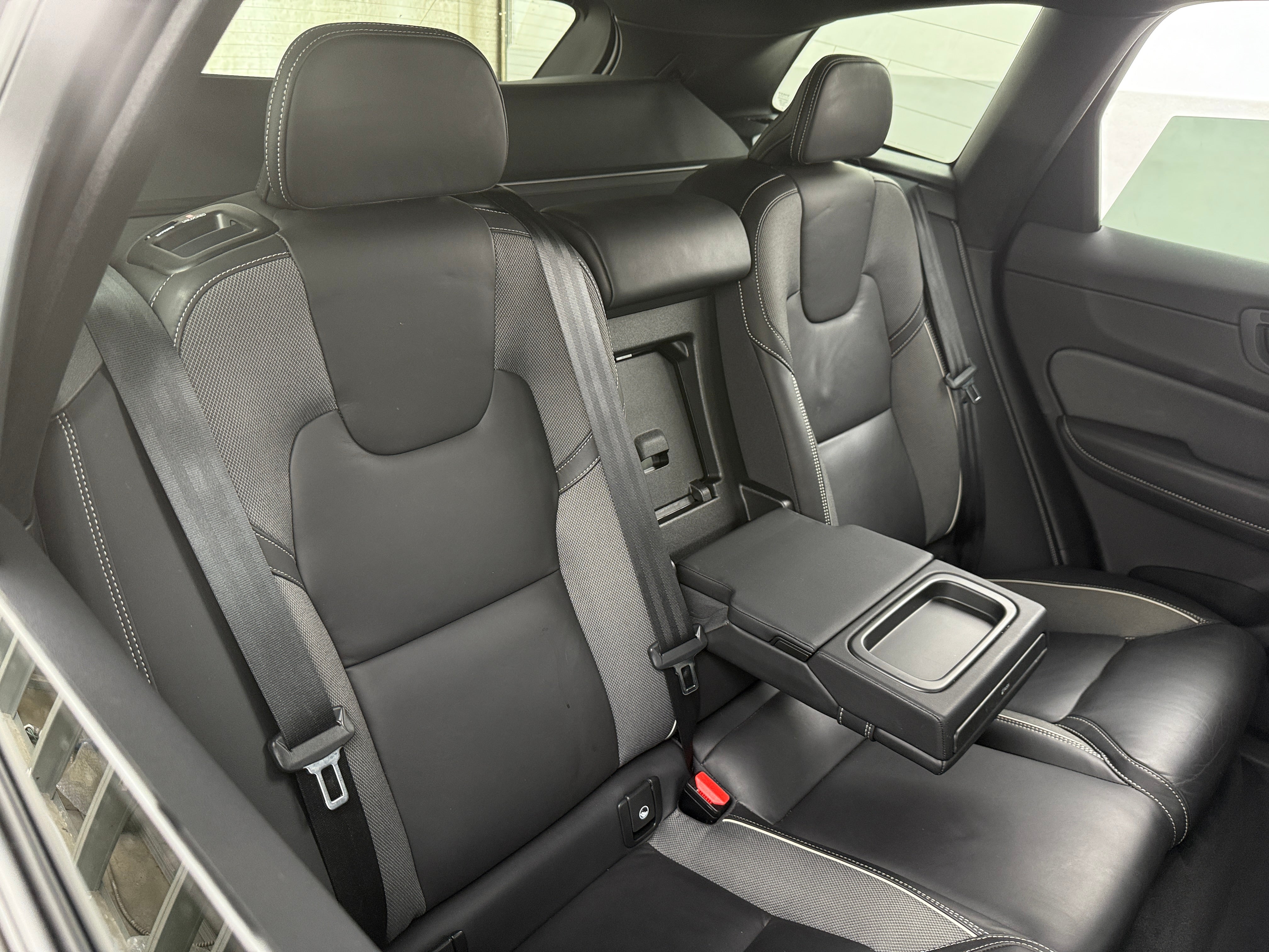 2021 Volvo XC60 T5 R-Design 5