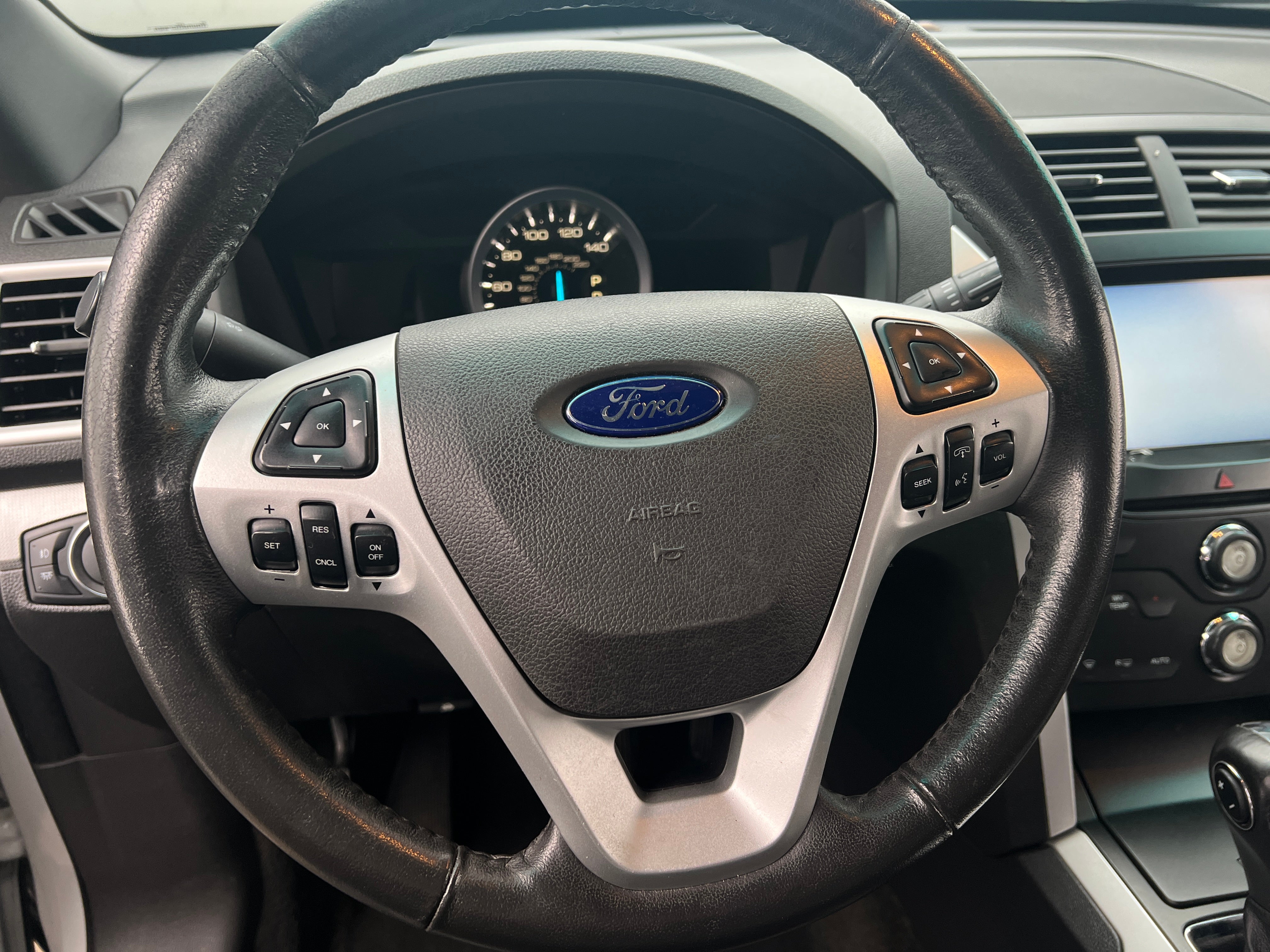 2015 Ford Explorer XLT 4