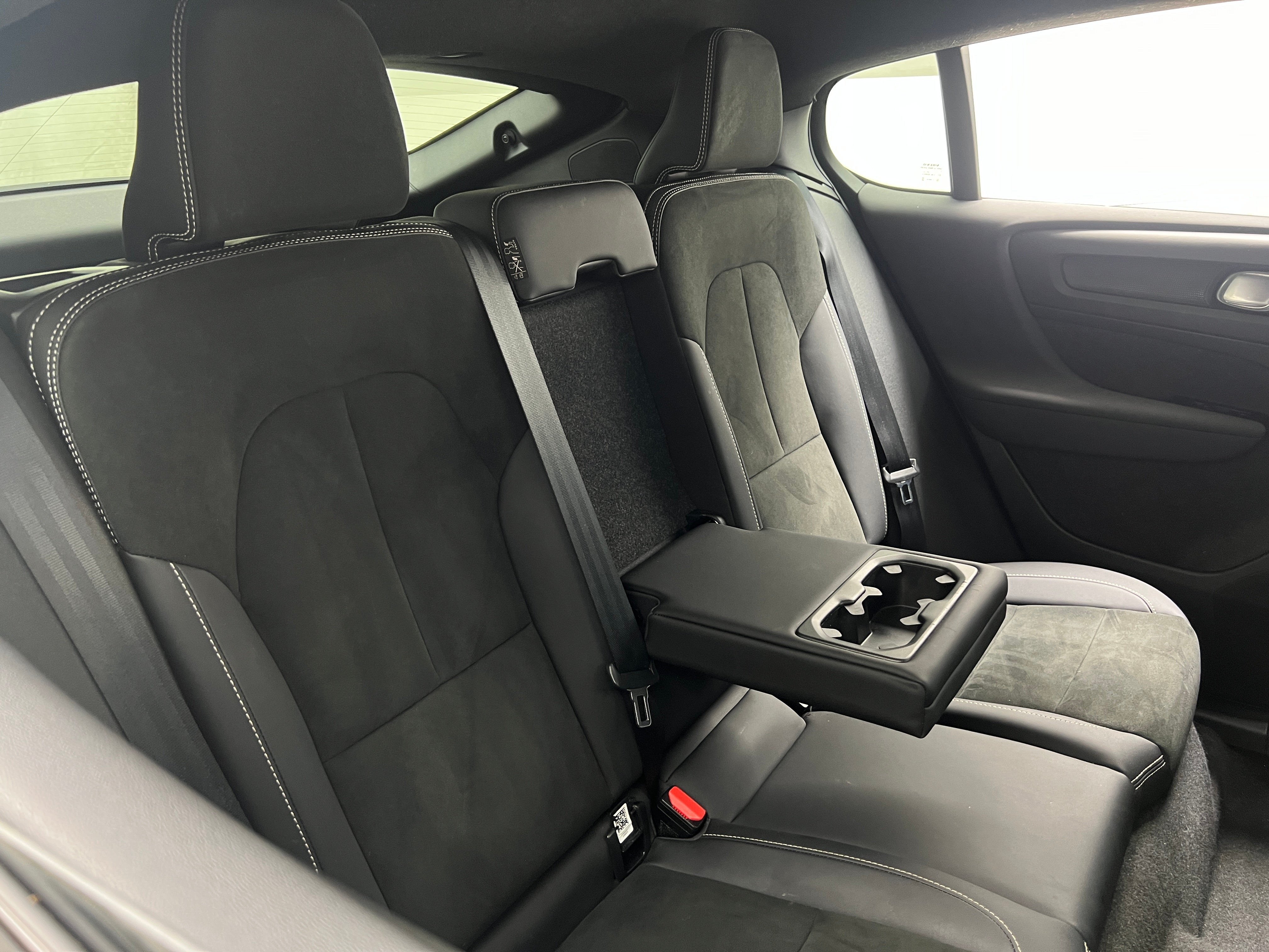 2022 Volvo C40 Ultimate 6