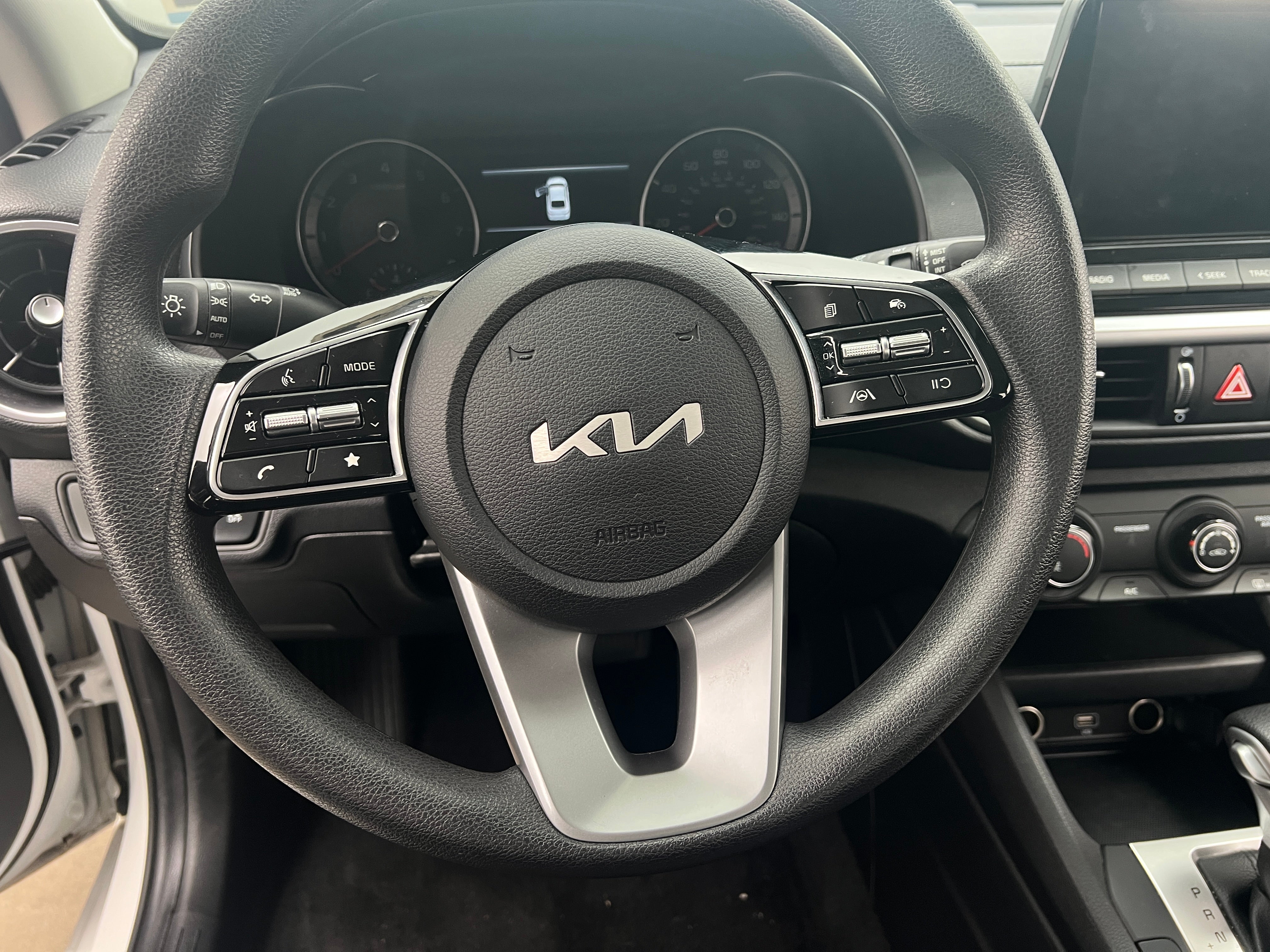 2022 Kia Forte FE 5